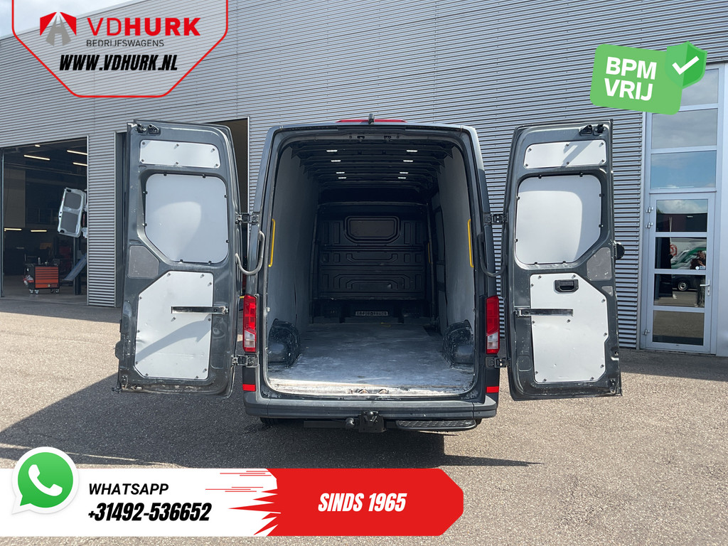 Volkswagen Crafter Bestelbus 35 2.0 TDI 180 pk DSG Aut. L4H3 LED/ Adapt.cruise/ Gev.stoel/ Stoelverw./ Massage/ Carplay/ Navi/ Climate/ Camera/ PDC/ Trekhaak 3