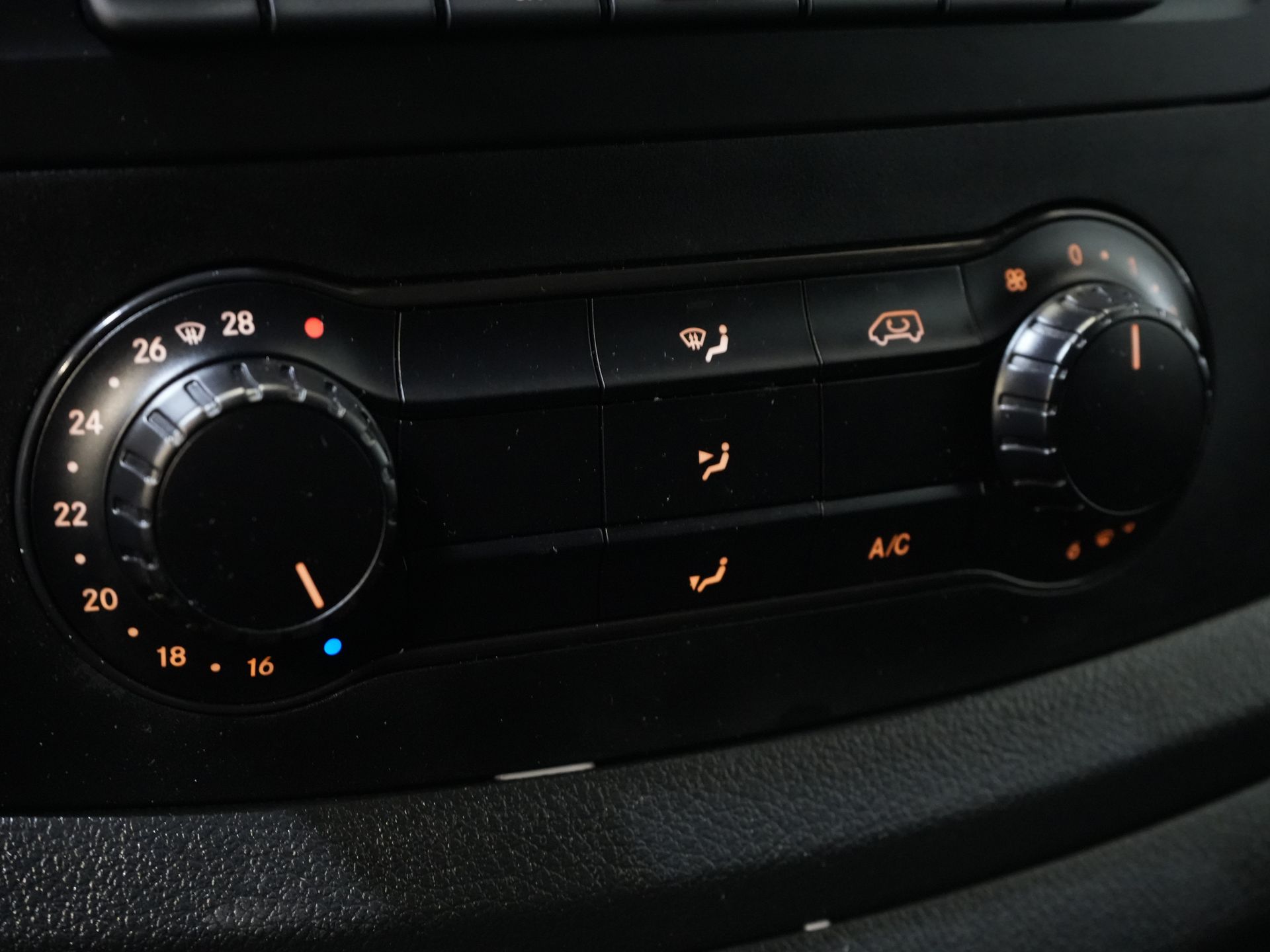 Mercedes-Benz Vito Bestelbus 116 CDI Aut. L3 LED/ Standkachel/ Stoelverw./ Carplay/ Camera/ PDC/ Cruise/ Trekhaak/ Airco 21