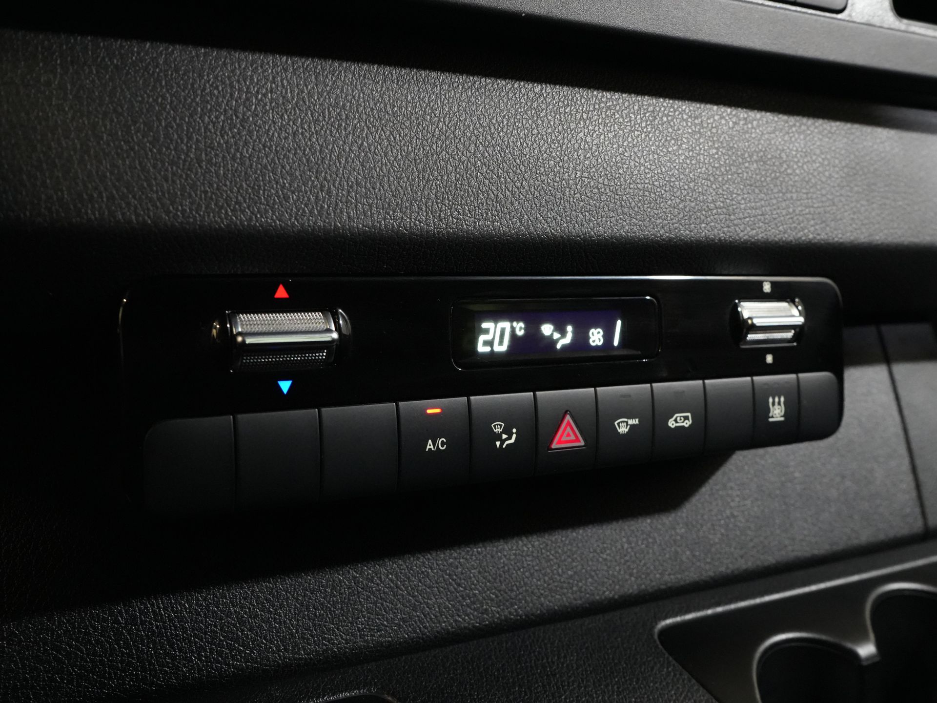 Mercedes-Benz Sprinter Bestelbus 317 CDI Aut. L2H2 LED/ Gev.Stoel/ Stoelverw./ Standkachel/ Carplay/ Cruise/ Camera/ Trekhaak 20