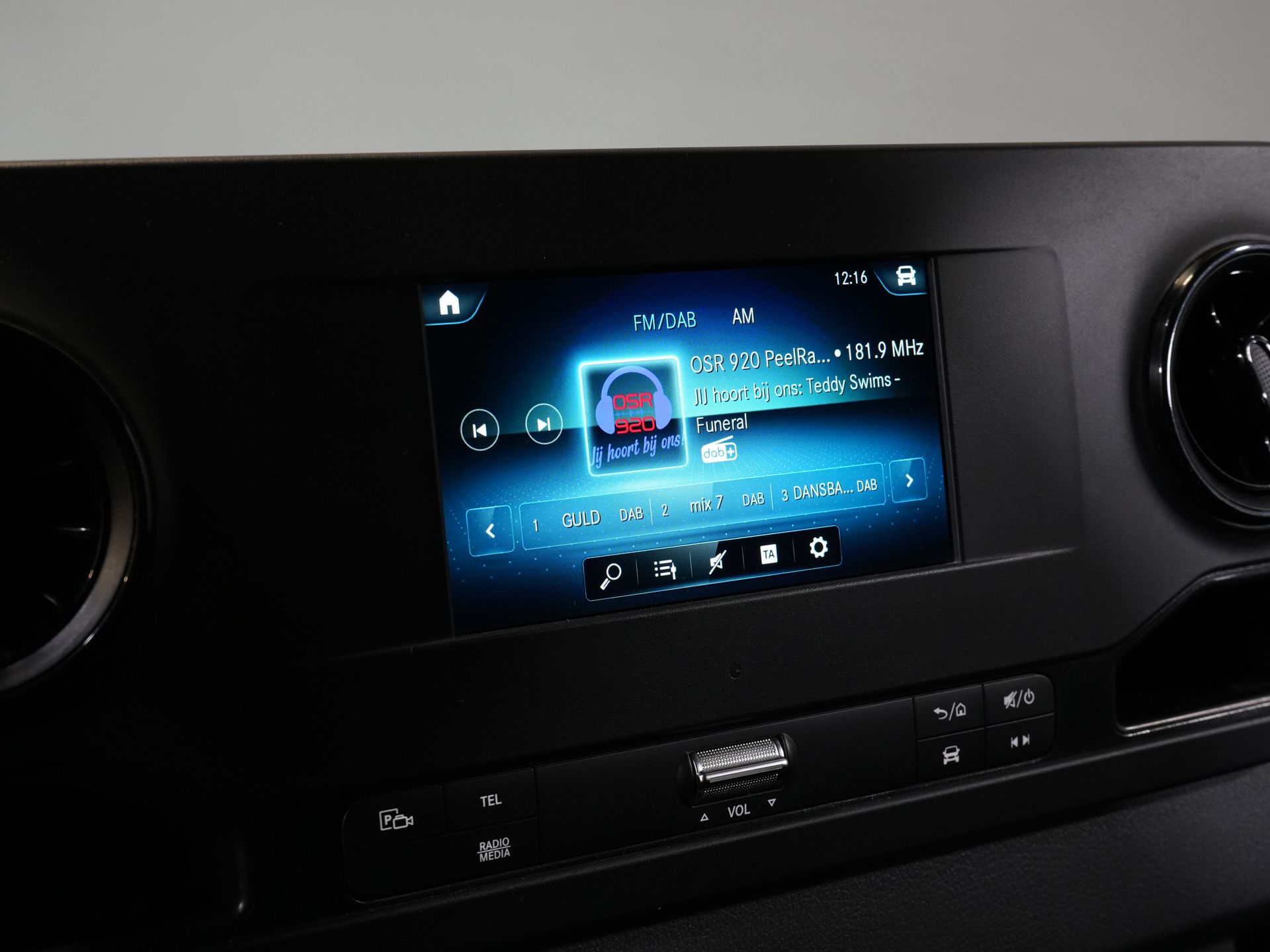 Mercedes-Benz Sprinter Bestelbus 317 CDI Aut. L2H2 LED/ Gev.Stoel/ Stoelverw./ Standkachel/ Carplay/ Cruise/ Camera/ Trekhaak 21