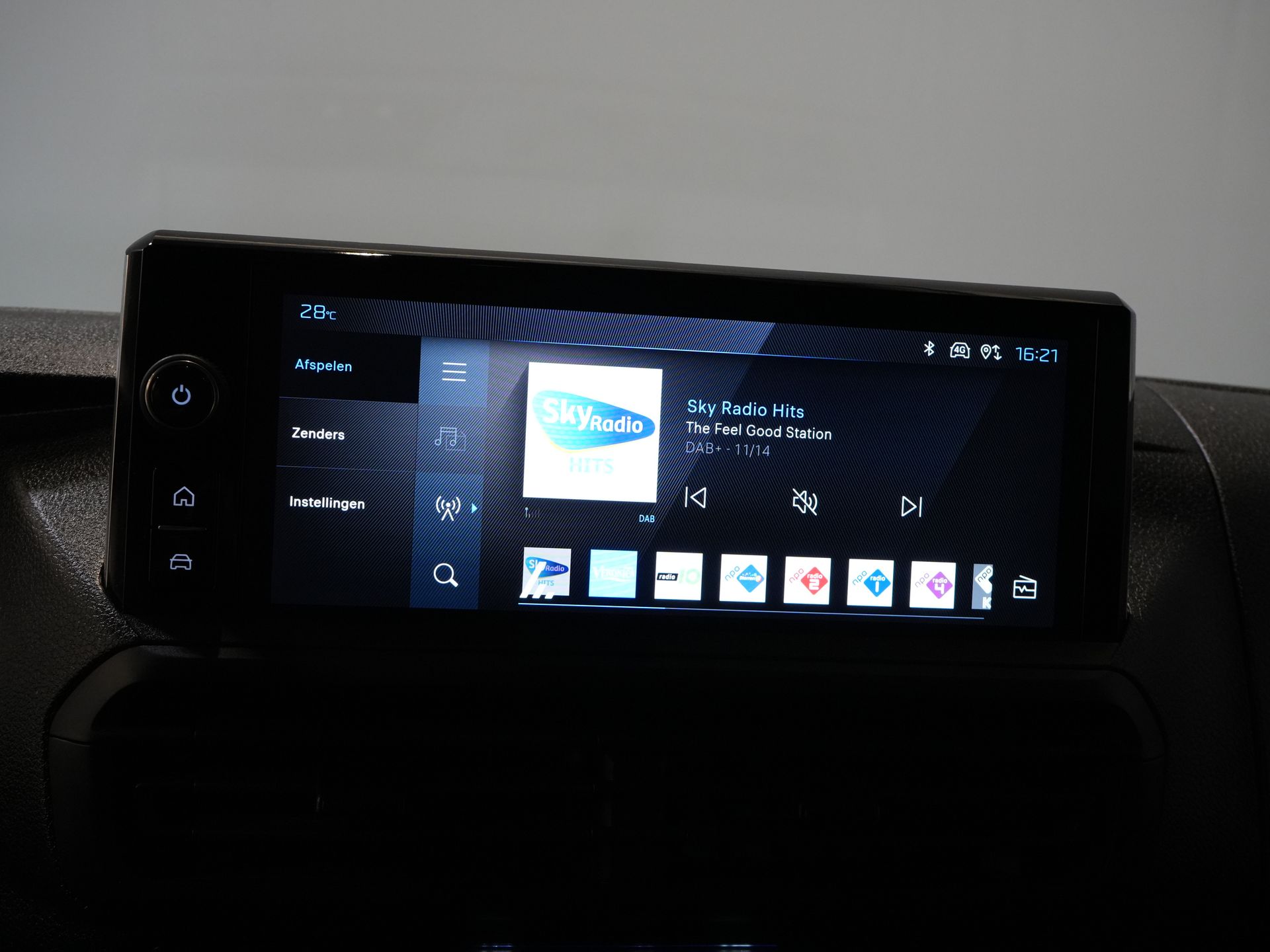 Peugeot Expert Bestelbus 2.0 HDi 180 pk Aut. DC Dubbel cabine LED/ Imperiaal/ Stuurverw./ Carplay/ Navi/ Camera/ Climate/ Afn.Trekhaak/ PDC/ LMV/ Cruise 24