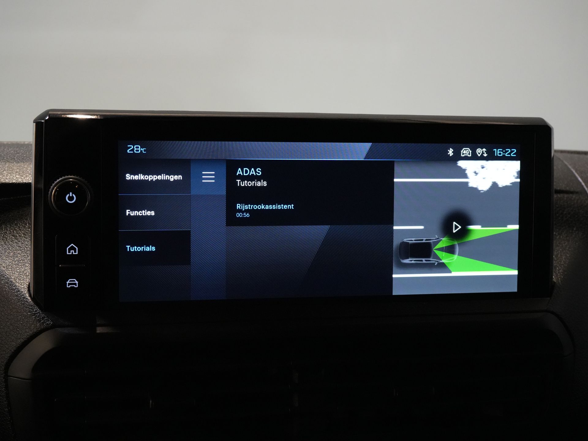 Peugeot Expert Bestelbus 2.0 HDi 180 pk Aut. DC Dubbel cabine LED/ Imperiaal/ Stuurverw./ Carplay/ Navi/ Camera/ Climate/ Afn.Trekhaak/ PDC/ LMV/ Cruise 26