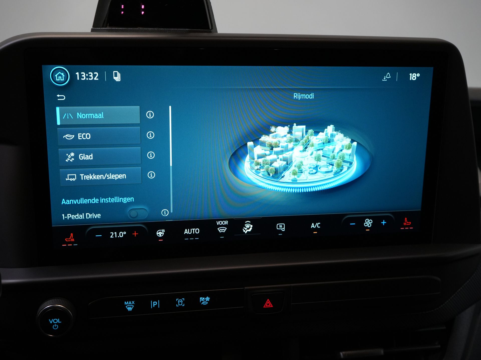 Ford E-Transit Custom Bestelbus L2 Trend 71 kWh 370 Km WLTP Garantie T/m 7-2031/ LED/ Standkachel/ Stoelverw./ Carplay/ Climate/ Camera/ PDC/ LMV/ Cruise 22