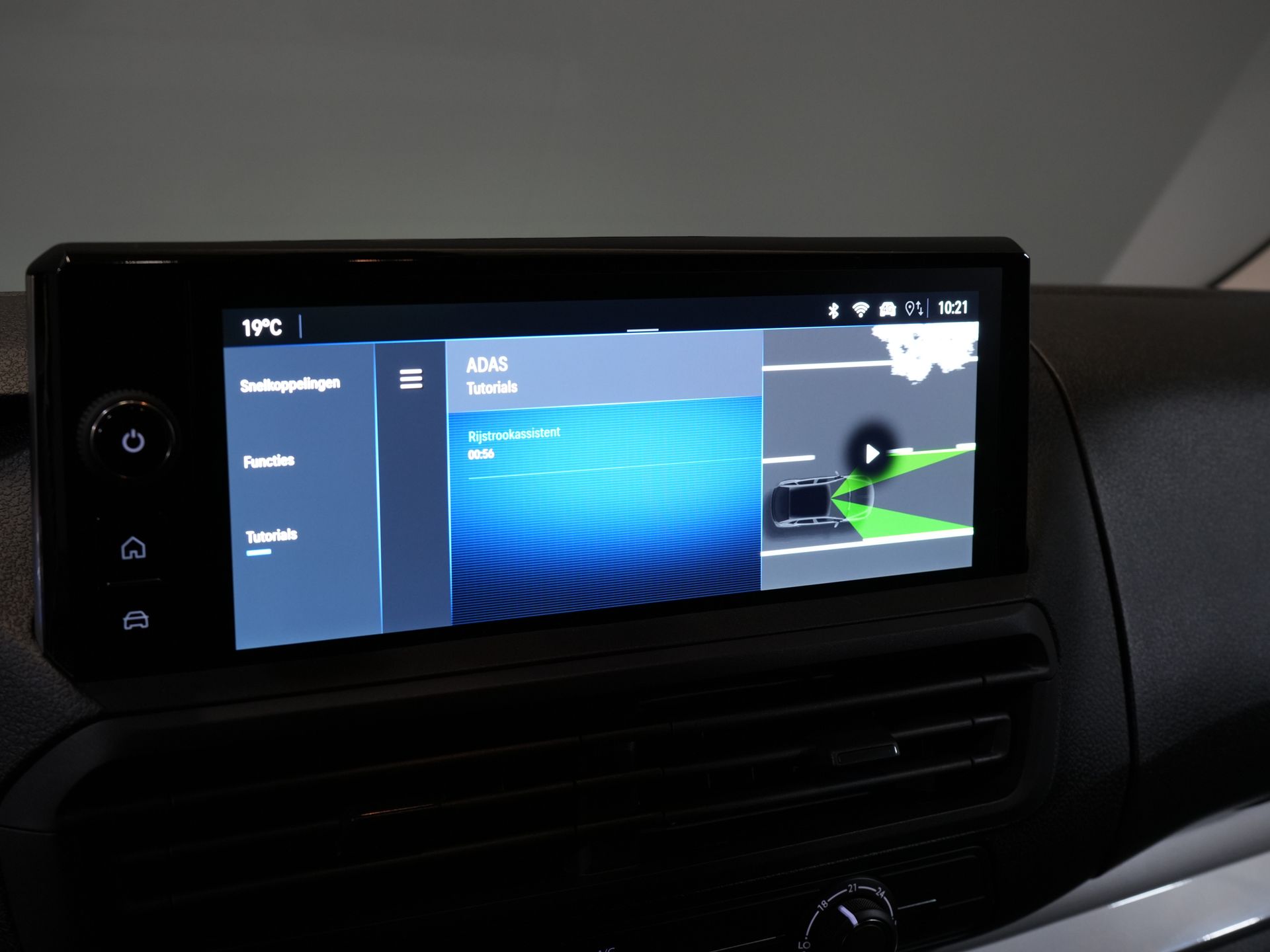 Opel Vivaro Electric Bestelbus L3 75 kWh 350 km WLTP LED/ Snellader/ Carplay/ Stuurverw./ Stoelverw./ Navi/ Camera/ Cruise/ PDC/ DAB 24