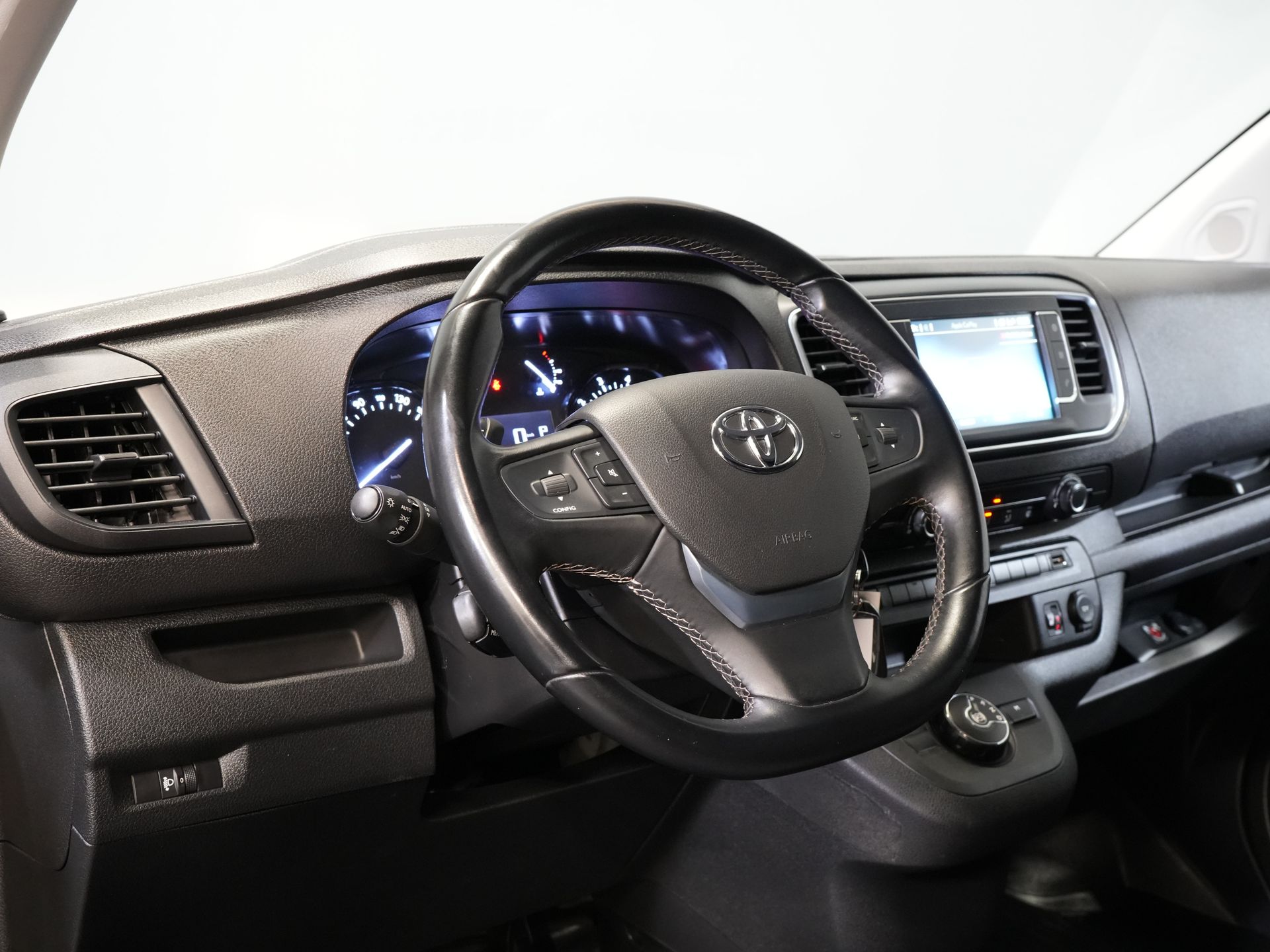 Toyota ProAce Worker Bestelbus 2.0 180 pk Aut. L3 Stoelverw./ Carplay/ Navi/ PDC/ Cruise/ Airco 13