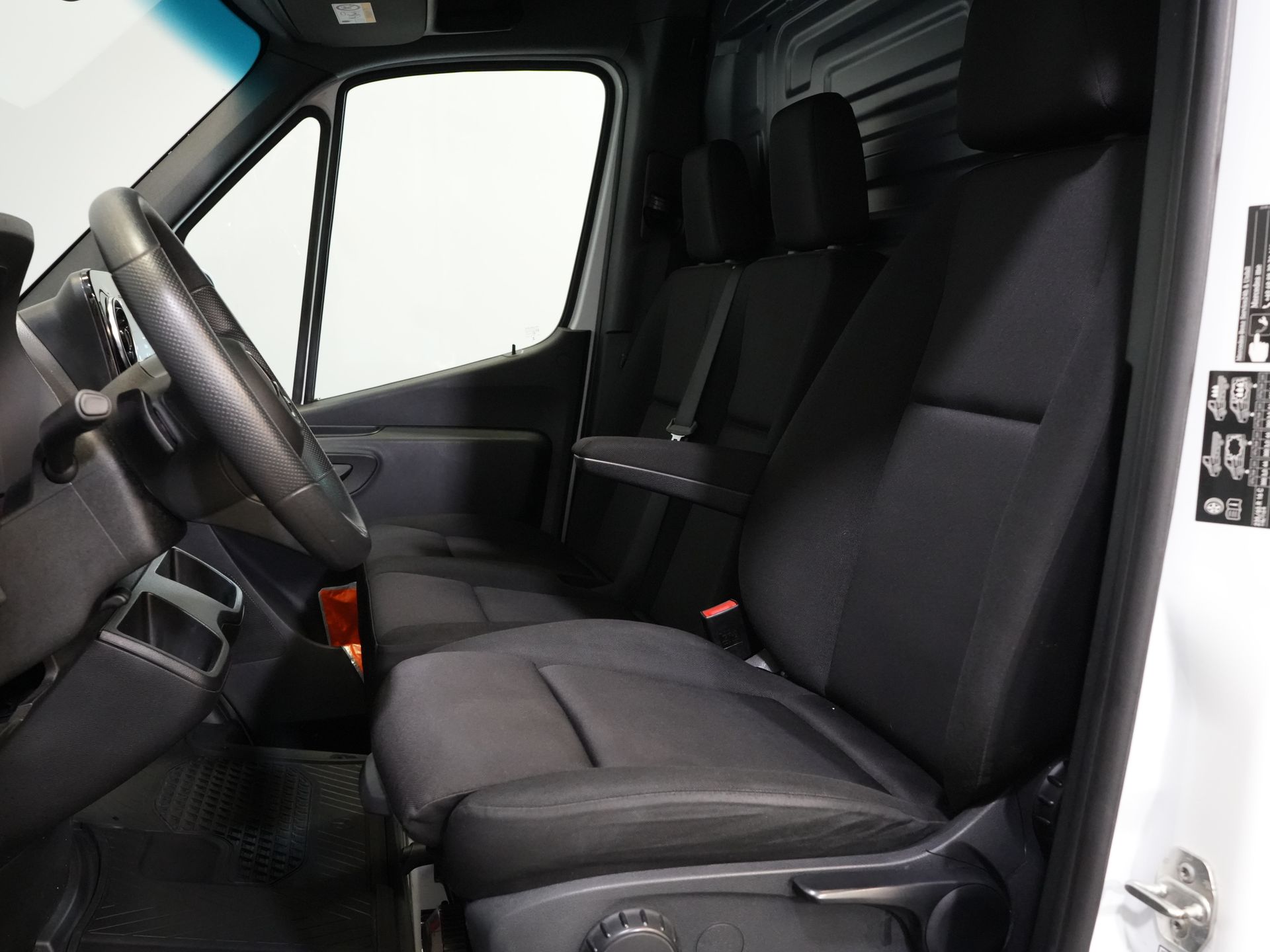 Mercedes-Benz Sprinter Bestelbus 317 CDI L2H2 Aut. LED/ 270Gr.Deuren/ Stoelverw./ Gev.Stoel/ Navi/ Airco/ Camera/ Cruise/ PDC 11