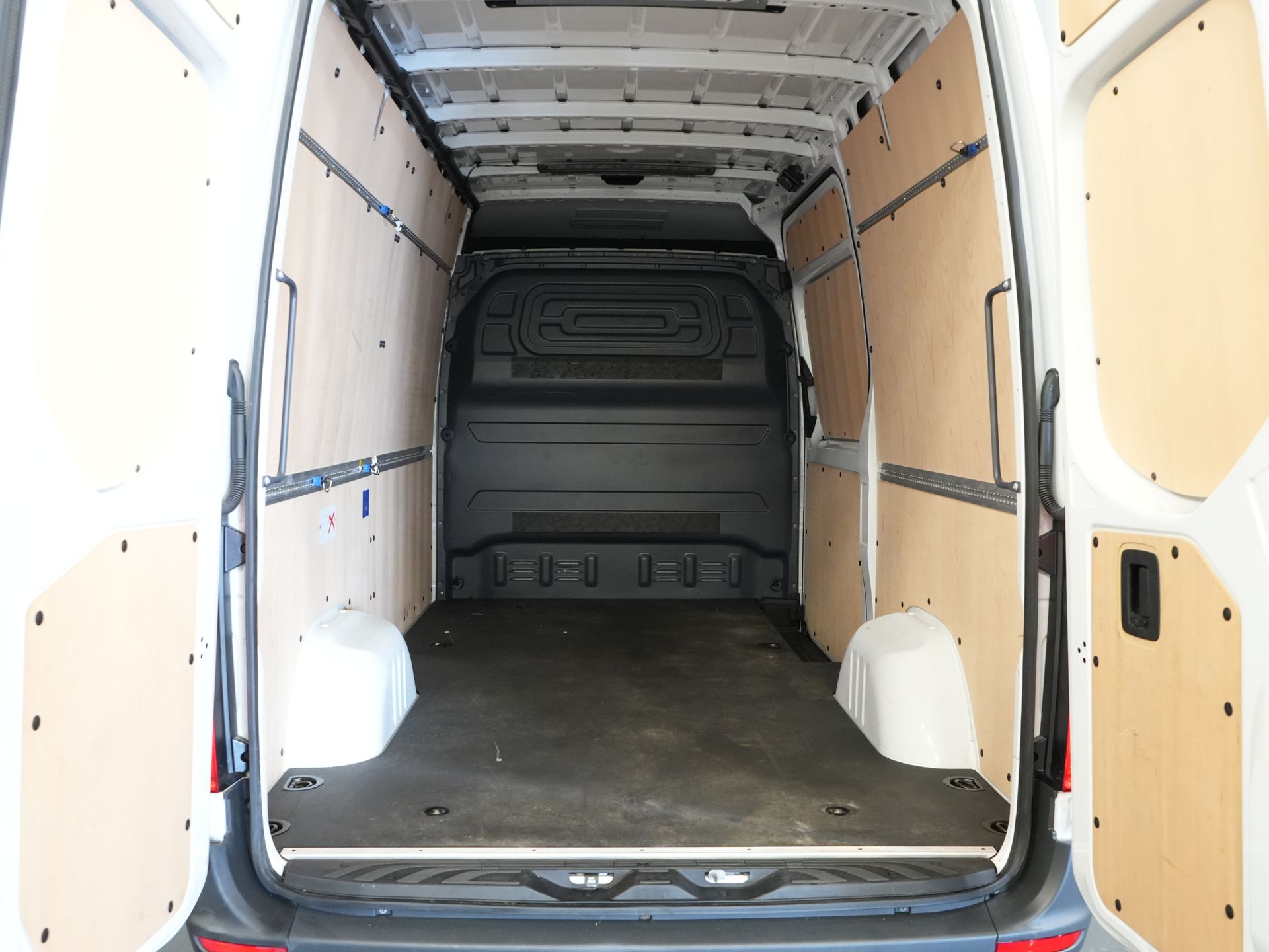Mercedes-Benz Sprinter Bestelbus 317 CDI L2H2 Aut. LED/ 270Gr.Deuren/ Stoelverw./ Gev.Stoel/ Navi/ Airco/ Camera/ Cruise/ PDC 14