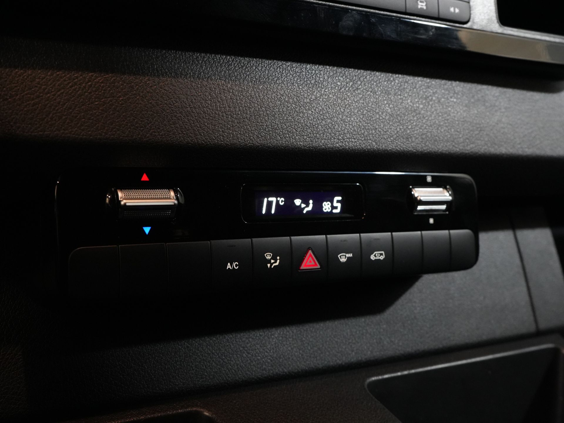 Mercedes-Benz Sprinter Bestelbus 317 CDI L2H2 Aut. LED/ 270Gr.Deuren/ Stoelverw./ Gev.Stoel/ Navi/ Airco/ Camera/ Cruise/ PDC 20