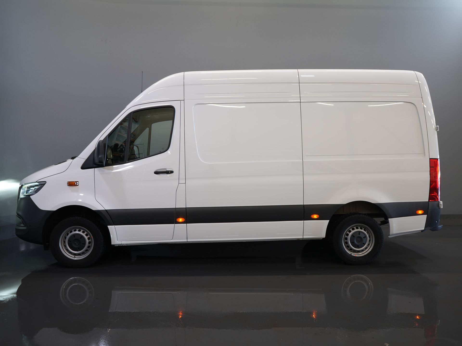Mercedes-Benz Sprinter Bestelbus 317 CDI L2H2 Aut. LED/ 270Gr.Deuren/ Stoelverw./ Gev.Stoel/ Navi/ Airco/ Camera/ Cruise/ PDC 9