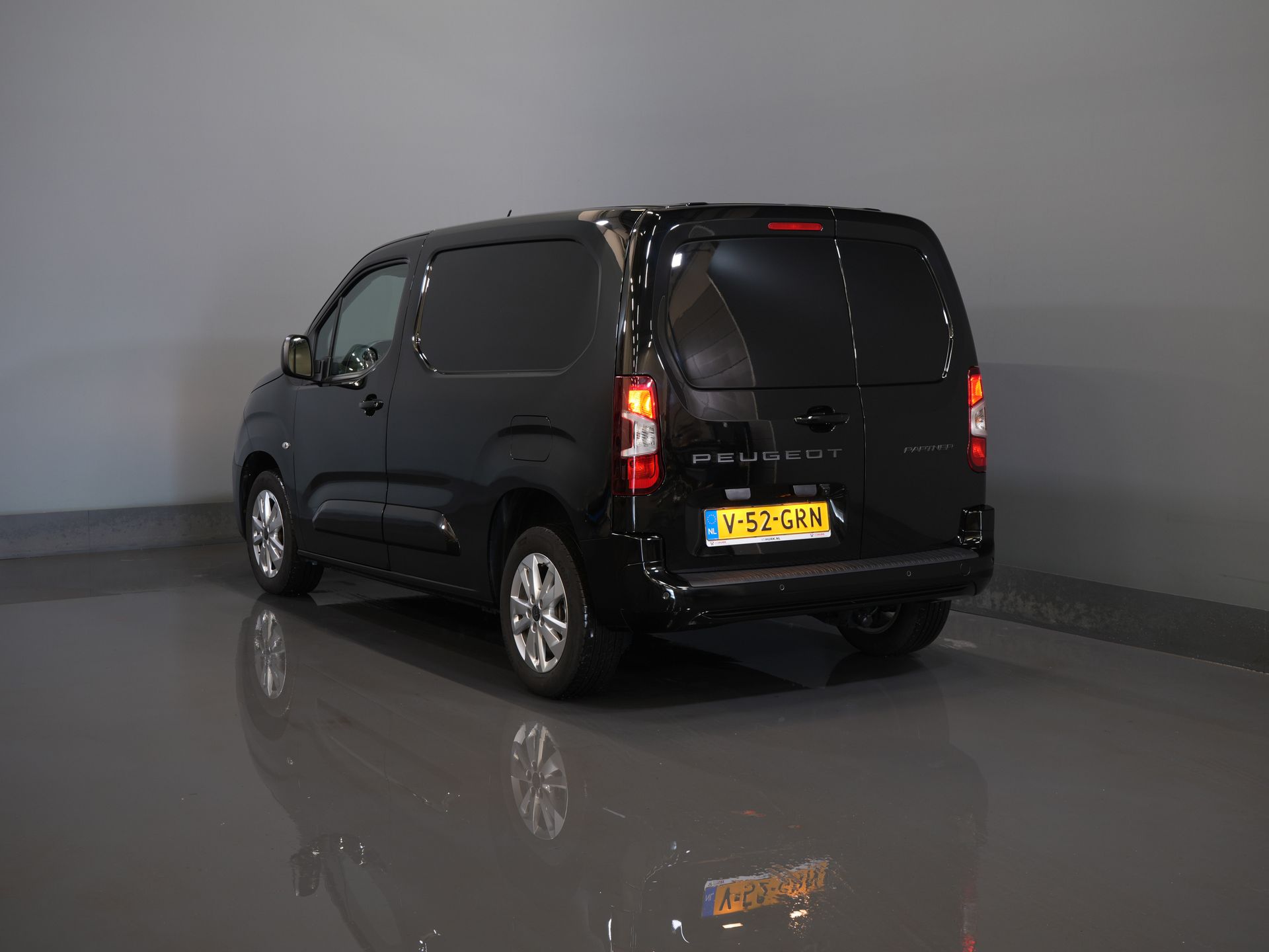 Peugeot Partner Bestelbus 1.5 HDi 130 pk Aut. MARGE NL Auto/ Carplay/ Virtual Cockpit/ Climate/ Keyless/ Camera/ Cruise/ 16”LMV/ PDC 1