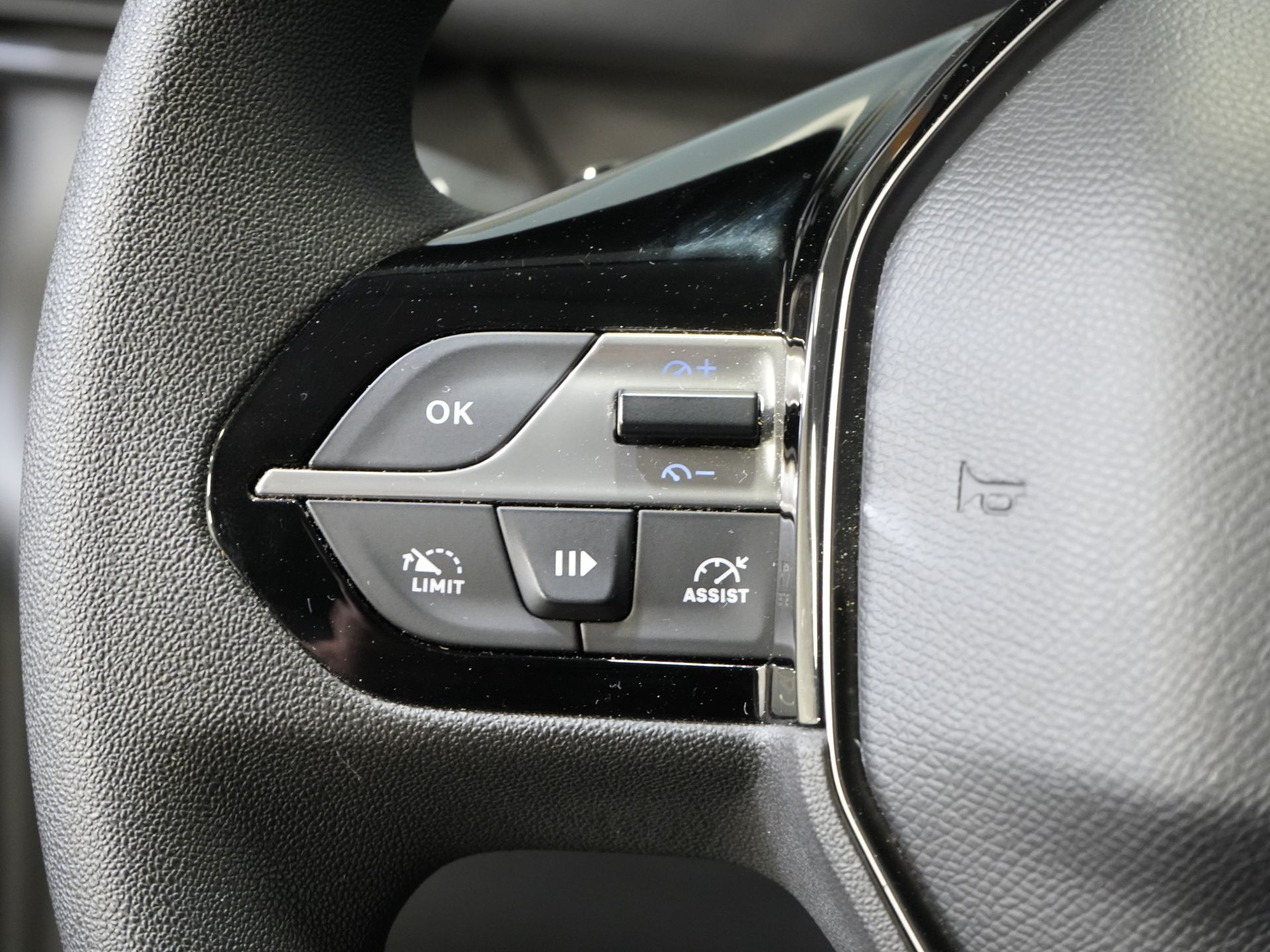 Peugeot Partner Bestelbus 1.5 HDi 130 pk Aut. MARGE NL Auto/ Carplay/ Virtual Cockpit/ Climate/ Keyless/ Camera/ Cruise/ 16”LMV/ PDC 17
