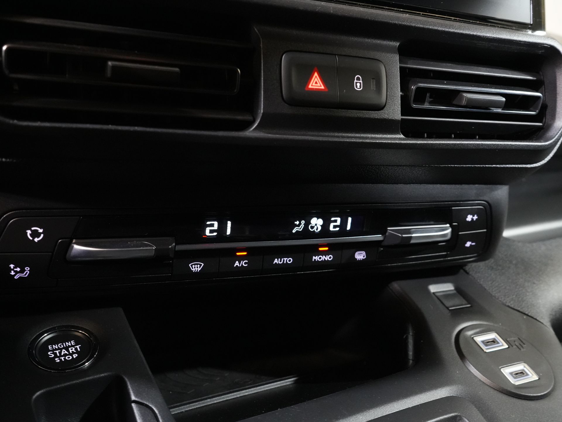 Peugeot Partner Bestelbus 1.5 HDi 130 pk Aut. MARGE NL Auto/ Carplay/ Virtual Cockpit/ Climate/ Keyless/ Camera/ Cruise/ 16”LMV/ PDC 20