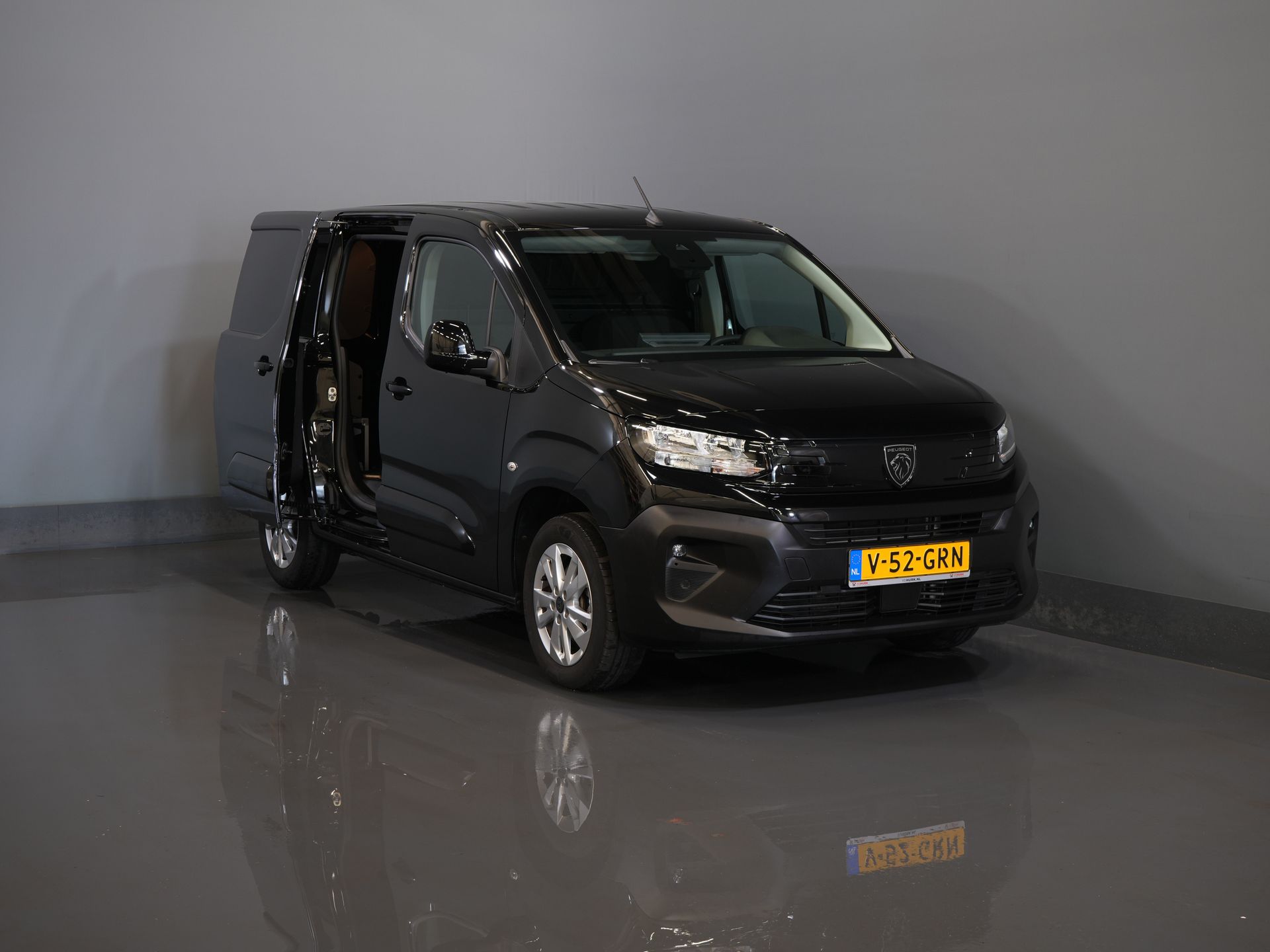 Peugeot Partner Bestelbus 1.5 HDi 130 pk Aut. MARGE NL Auto/ Carplay/ Virtual Cockpit/ Climate/ Keyless/ Camera/ Cruise/ 16”LMV/ PDC 8