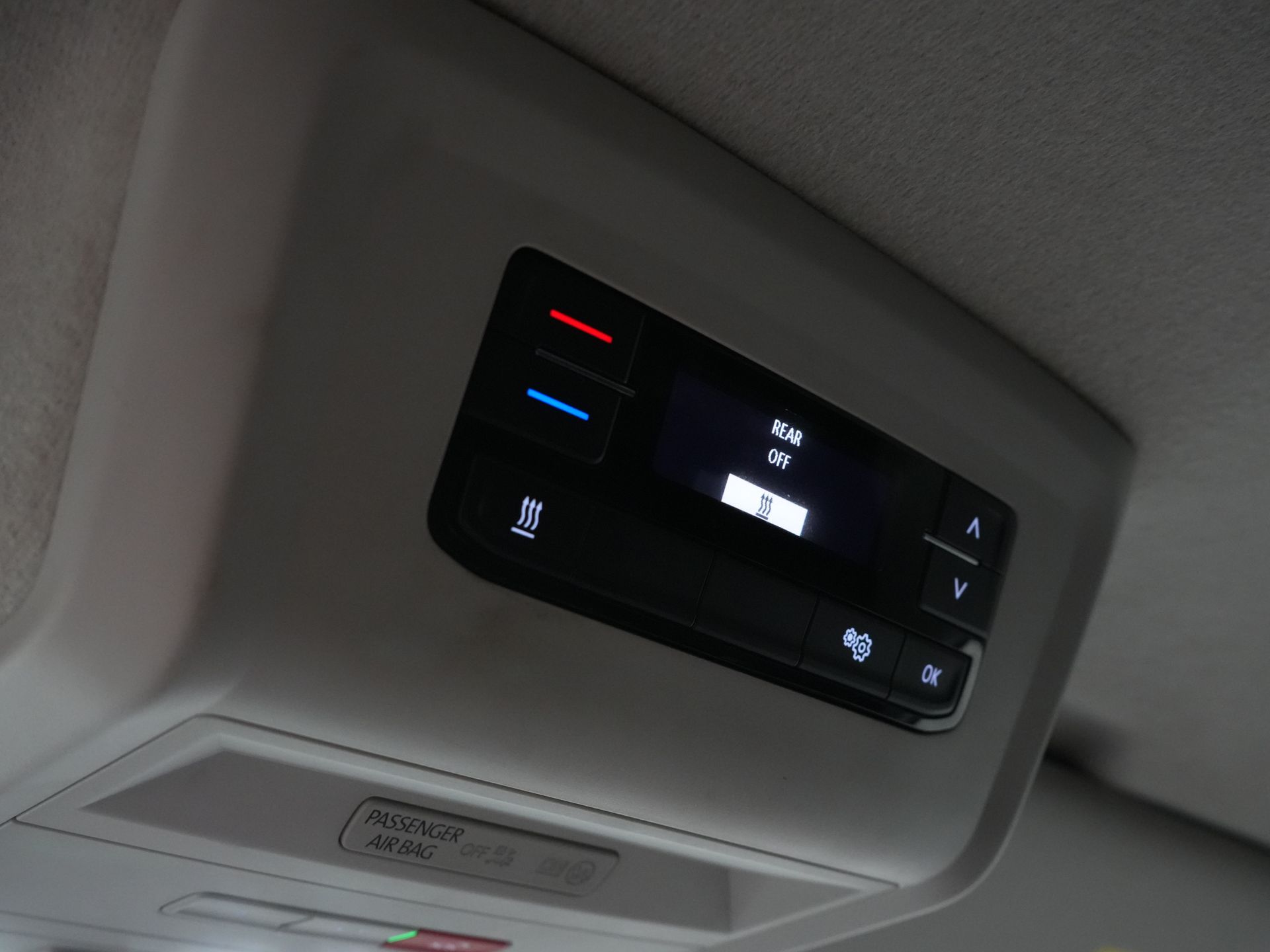 Volkswagen Transporter Bestelbus T6.1 2.0 TDI L2 150 pk Aut. LED/ Adapt.Cruise/ Carplay/ Standkachel/ Stoelverw./ Airco/ Camera/ PDC/ 16’LMV/ Trekhaak 26