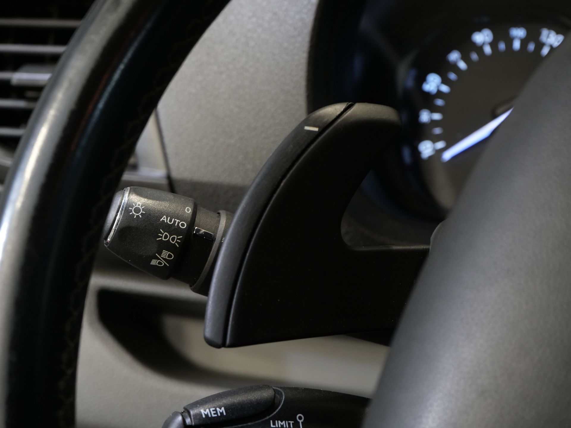 Peugeot Expert Bestelbus 2.0 HDI 180 pk Aut. DC Dubbel Cabine 2x Schuifdeur/ Carplay/ Stoelverw./ Climate/ Navi/ Camera/ Cruise/ 17’LMV/ PDC/ Trekhaak 18