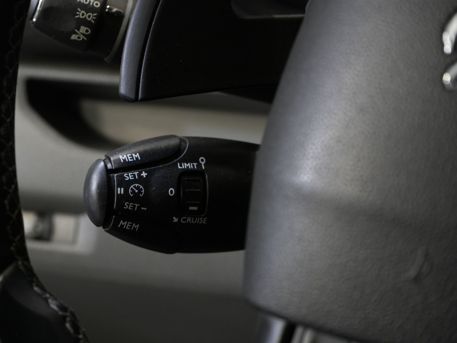 Peugeot Expert Bestelbus 2.0 HDI 180 pk Aut. DC Dubbel Cabine 2x Schuifdeur/ Carplay/ Stoelverw./ Climate/ Navi/ Camera/ Cruise/ 17’LMV/ PDC/ Trekhaak 19