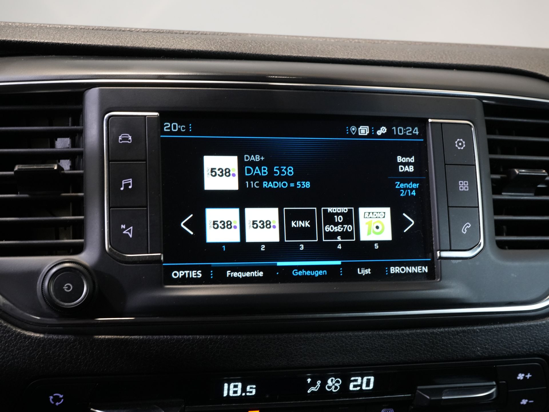 Peugeot Expert Bestelbus 2.0 HDI 180 pk Aut. DC Dubbel Cabine 2x Schuifdeur/ Carplay/ Stoelverw./ Climate/ Navi/ Camera/ Cruise/ 17’LMV/ PDC/ Trekhaak 24