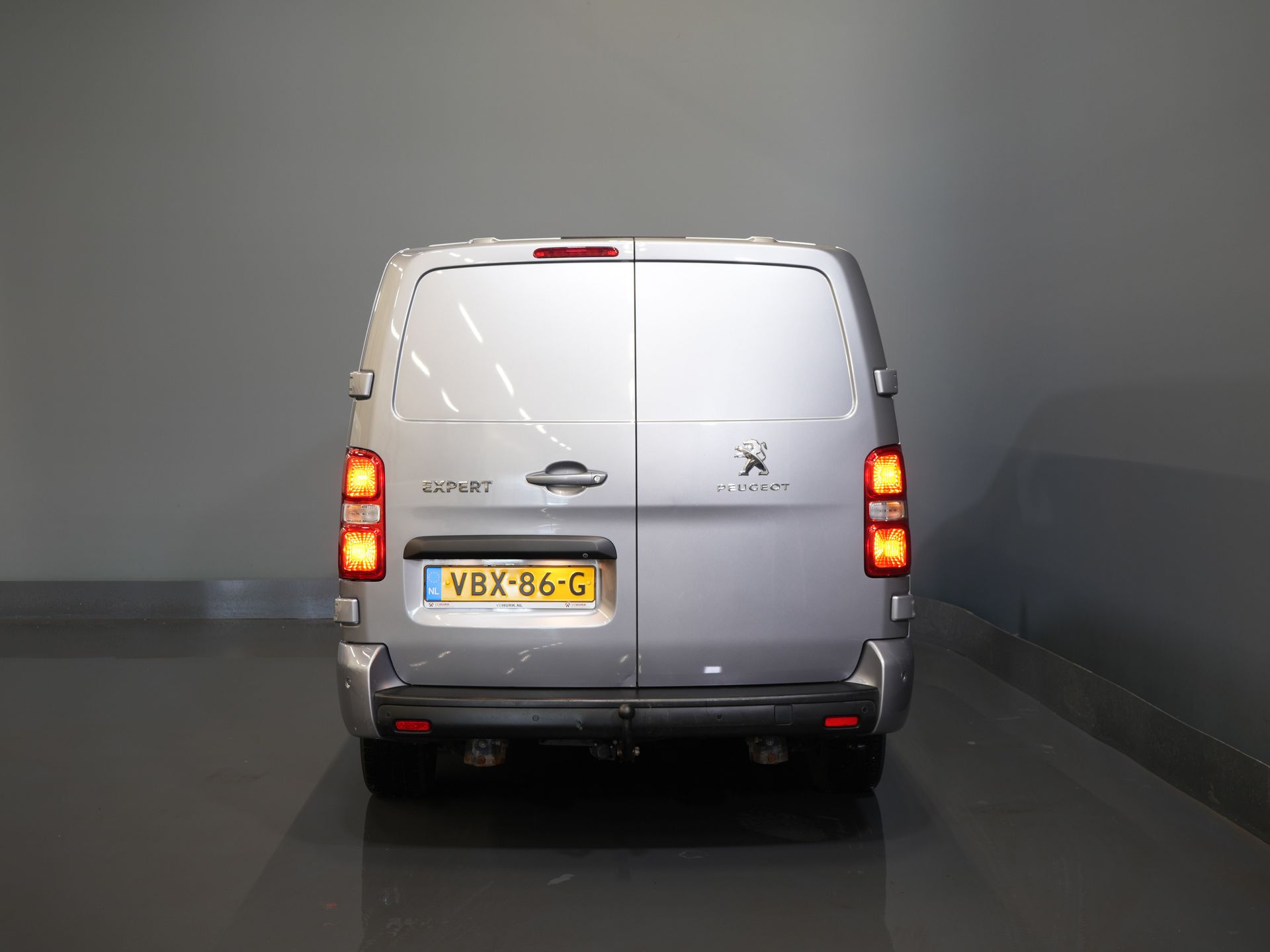 Peugeot Expert Bestelbus 2.0 HDI 180 pk Aut. DC Dubbel Cabine 2x Schuifdeur/ Carplay/ Stoelverw./ Climate/ Navi/ Camera/ Cruise/ 17’LMV/ PDC/ Trekhaak 5
