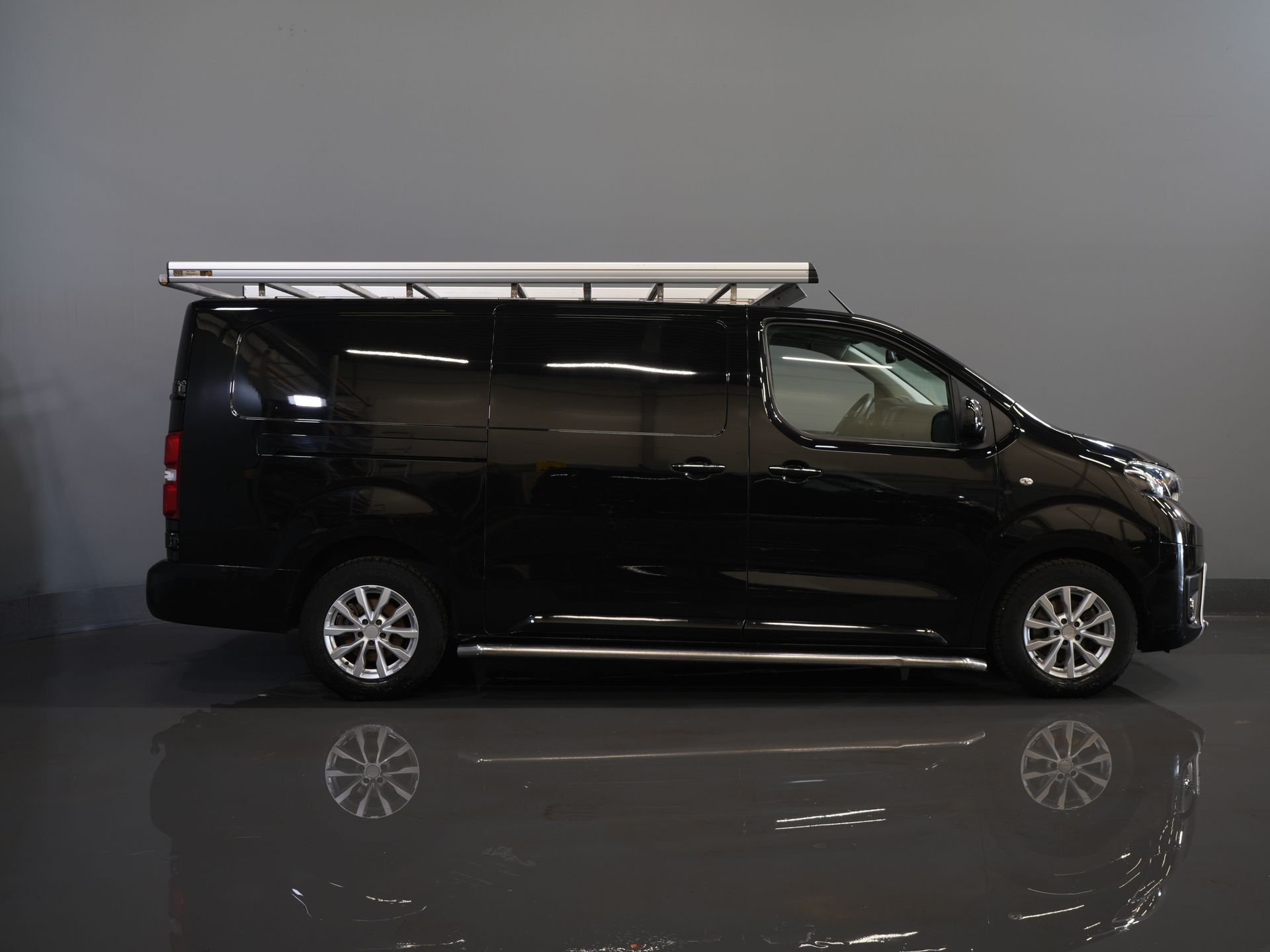 Toyota ProAce Worker Bestelbus 2.0 125 pk L3 Imperiaal/ Climate/ Cruise/ Navi/ Trekhaak/ PDC 10