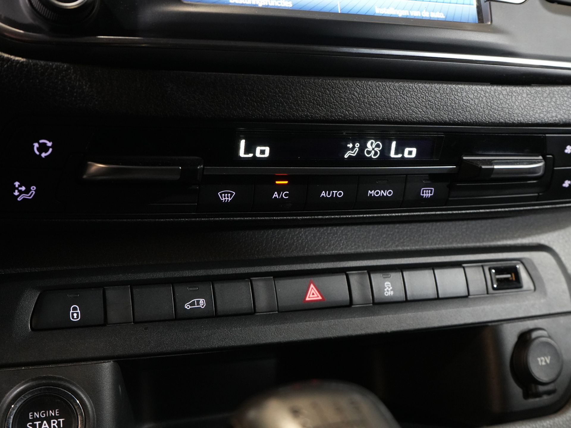 Toyota ProAce Worker Bestelbus 2.0 125 pk L3 Imperiaal/ Climate/ Cruise/ Navi/ Trekhaak/ PDC 19