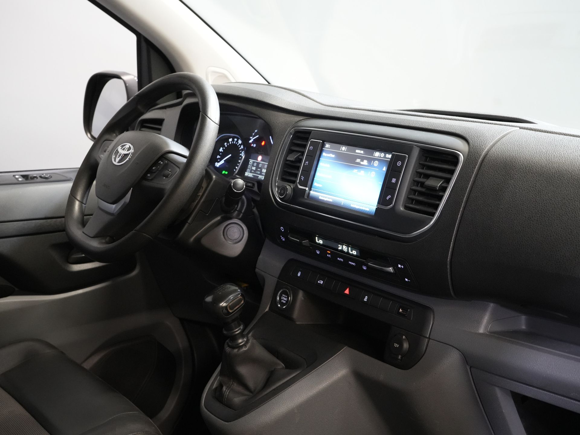 Toyota ProAce Worker Bestelbus 2.0 125 pk L3 Imperiaal/ Climate/ Cruise/ Navi/ Trekhaak/ PDC 2