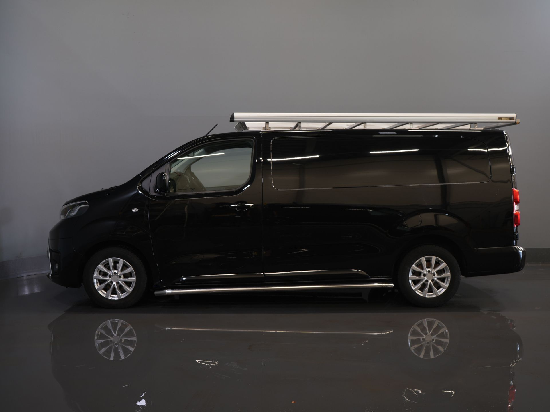 Toyota ProAce Worker Bestelbus 2.0 125 pk L3 Imperiaal/ Climate/ Cruise/ Navi/ Trekhaak/ PDC 9