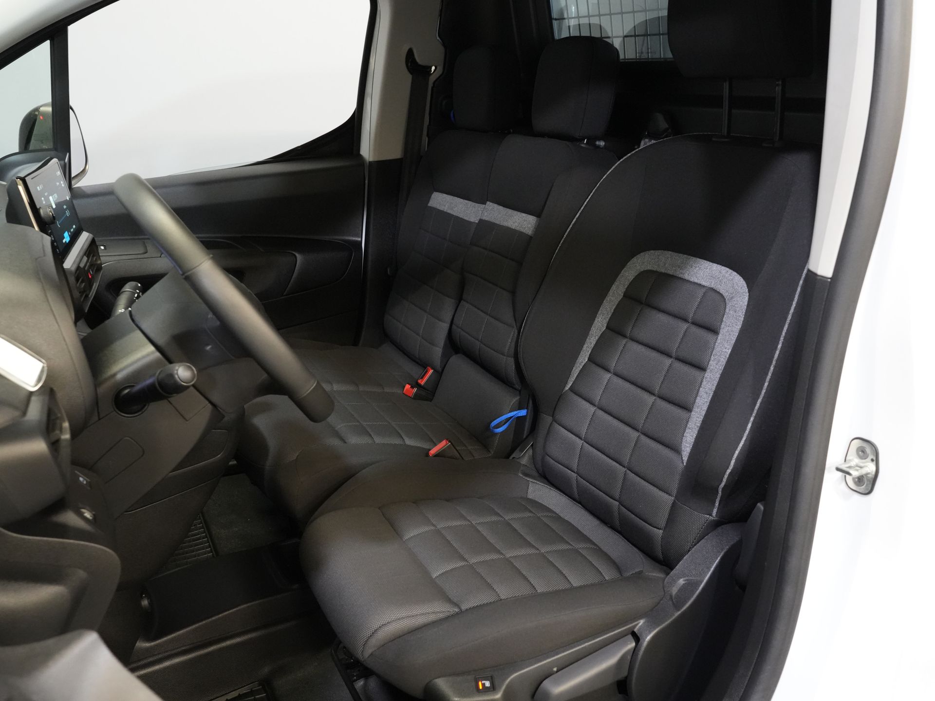 Citroën Berlingo Bestelbus 1.5 HDi 100 pk L2 Carplay/ Stoelverw./ 3Pers./ Virtual Cockpit/ Climate/ Keyless/ Navi/ Camera/ Cruise/ PDC 11
