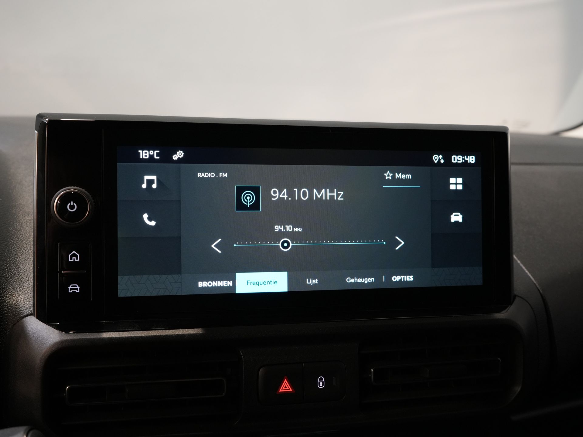 Citroën Berlingo Bestelbus 1.5 HDi 100 pk L2 Carplay/ Stoelverw./ 3Pers./ Virtual Cockpit/ Climate/ Keyless/ Navi/ Camera/ Cruise/ PDC 21