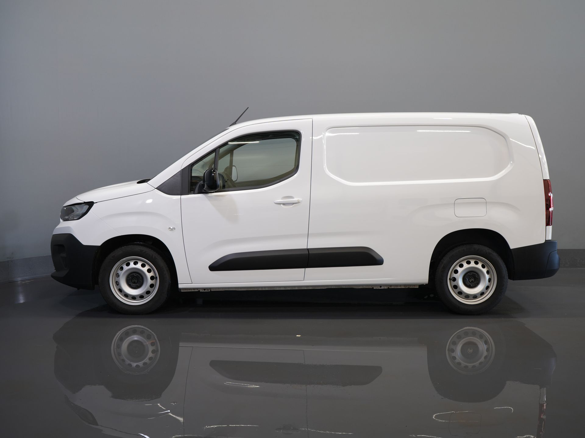Citroën Berlingo Bestelbus 1.5 HDi 100 pk L2 Carplay/ Stoelverw./ 3Pers./ Virtual Cockpit/ Climate/ Keyless/ Navi/ Camera/ Cruise/ PDC 9