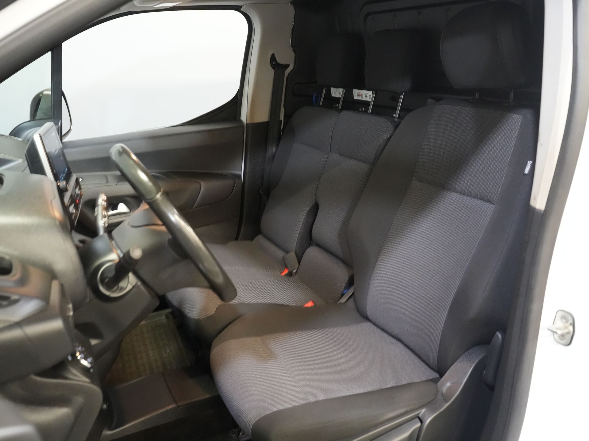 Opel Combo Electric Bestelbus 50kWh 285 WLTP 3 Pers./ Standkachel/ Snellader/ Stoelverw./ Stuurverw./ Keyless/ Carplay/ Navi/ Camera/ PDC/ Cruise/ Airco 11