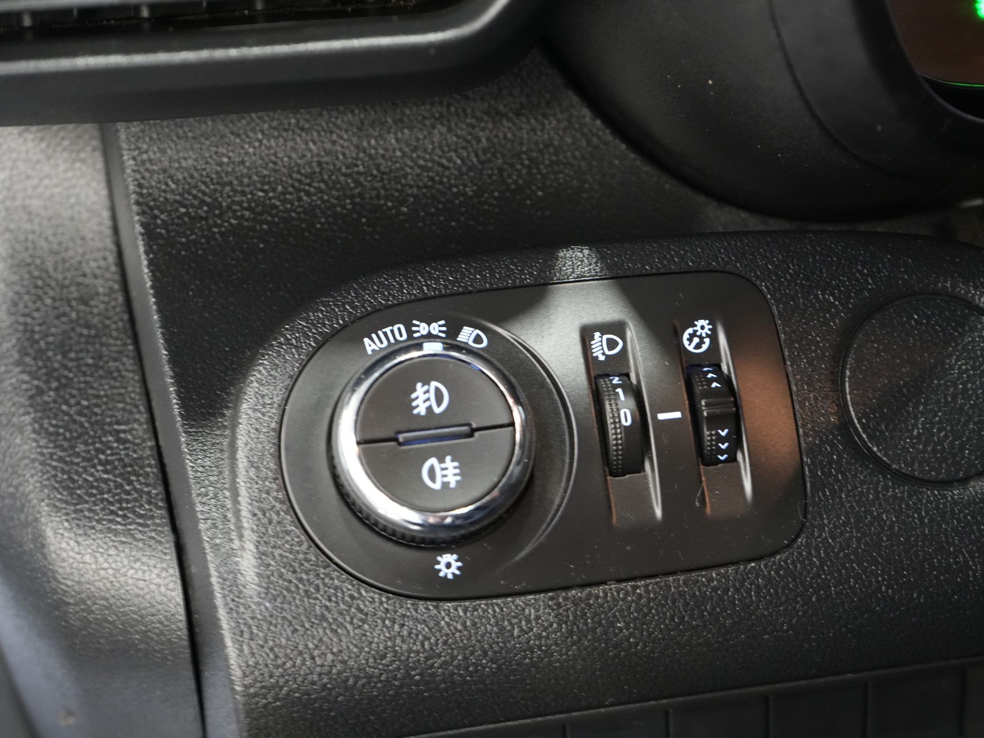 Opel Combo Electric Bestelbus 50kWh 285 WLTP 3 Pers./ Standkachel/ Snellader/ Stoelverw./ Stuurverw./ Keyless/ Carplay/ Navi/ Camera/ PDC/ Cruise/ Airco 16