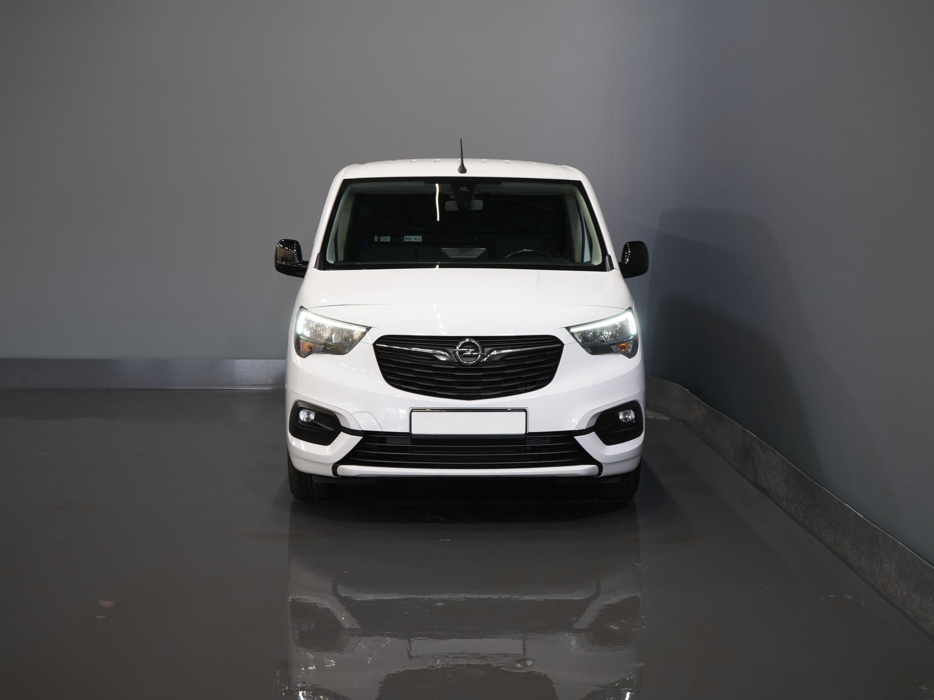 Opel Combo Electric Bestelbus 50kWh 285 WLTP 3 Pers./ Standkachel/ Snellader/ Stoelverw./ Stuurverw./ Keyless/ Carplay/ Navi/ Camera/ PDC/ Cruise/ Airco 6