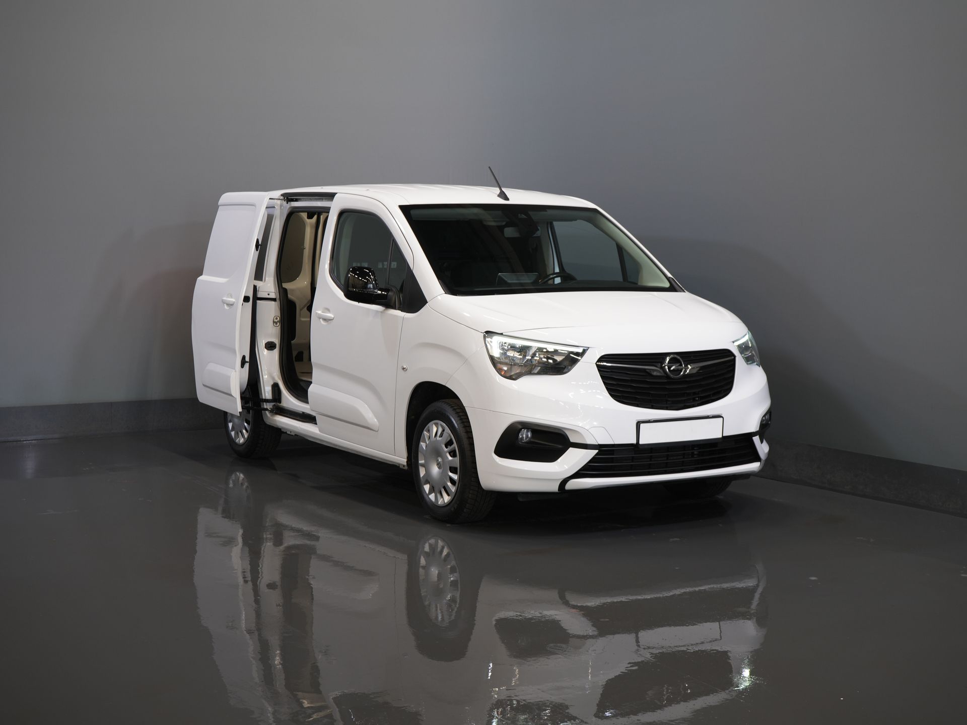 Opel Combo Electric Bestelbus 50kWh 285 WLTP 3 Pers./ Standkachel/ Snellader/ Stoelverw./ Stuurverw./ Keyless/ Carplay/ Navi/ Camera/ PDC/ Cruise/ Airco 8