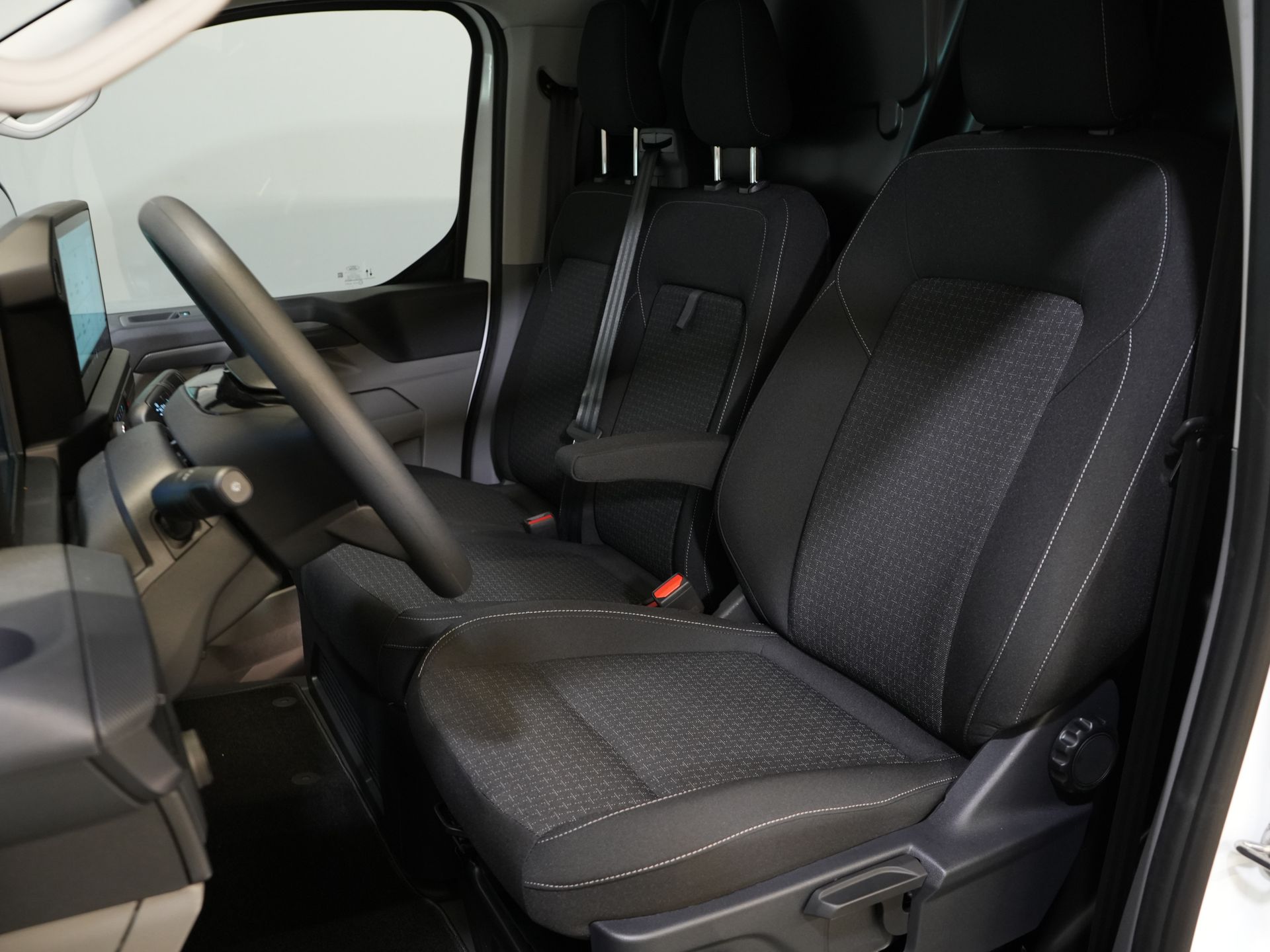Ford E-Transit Custom Bestelbus Trend 330 km WLTP LED/ Snellader/ 2.3t Trekverm./ Stoelverw./ Carplay/ Climate/ Camera/ PDC/ Cruise 11