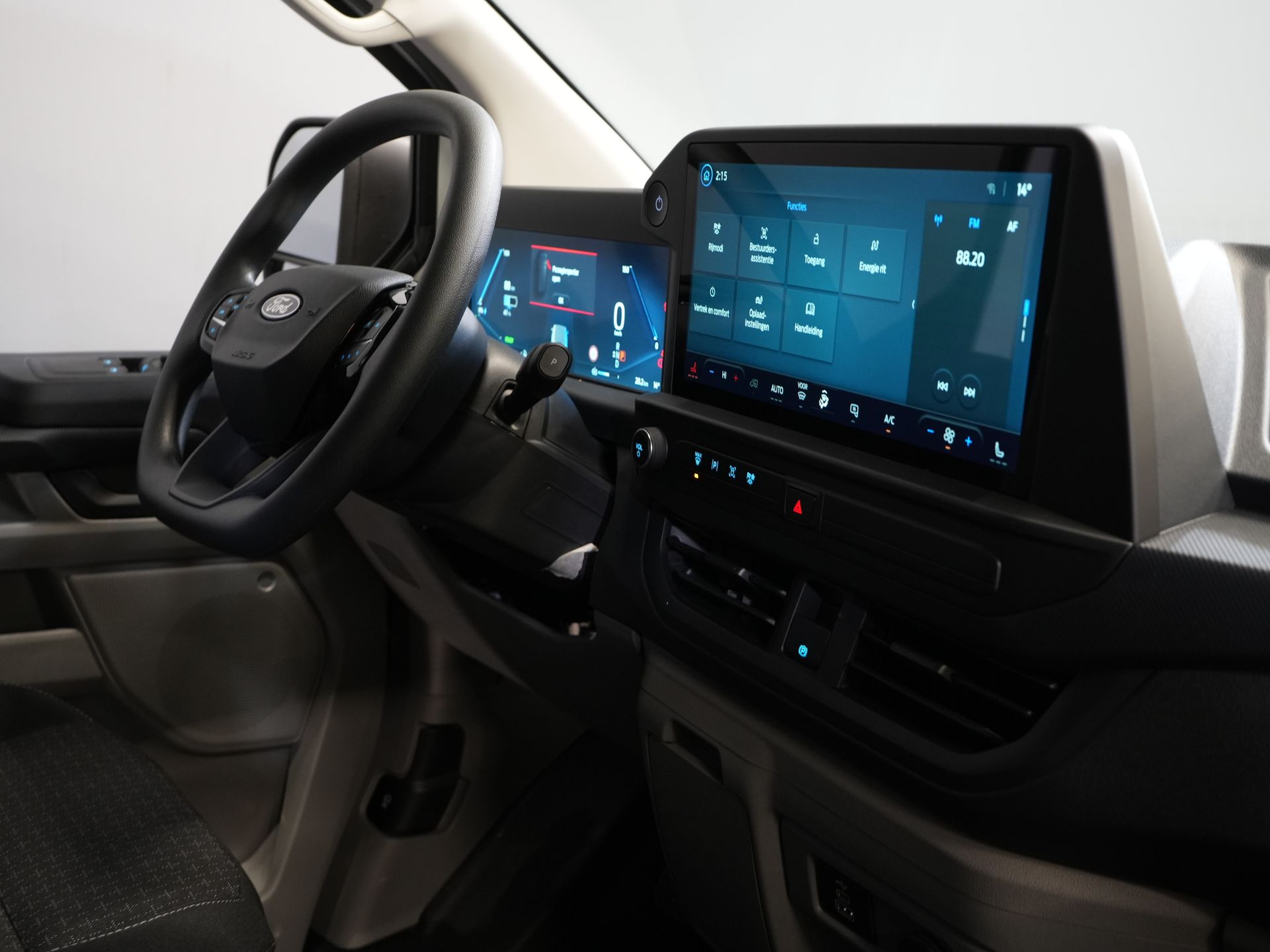 Ford E-Transit Custom Bestelbus Trend 330 km WLTP LED/ Snellader/ 2.3t Trekverm./ Stoelverw./ Carplay/ Climate/ Camera/ PDC/ Cruise 2