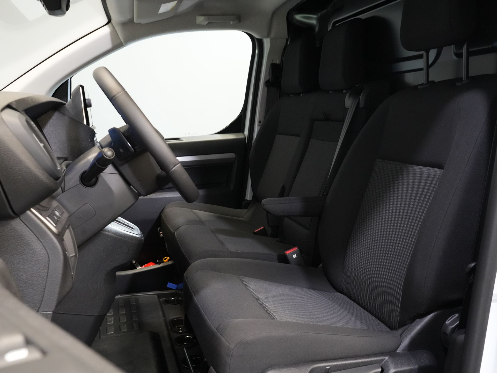 Peugeot e-Expert Bestelbus L3 75 kWh 330km WLTP LED/ Snellader/ Keyless/ Standkachel/ Stuurverw./ Carplay/ Camera/ Climate/ Cruise 11