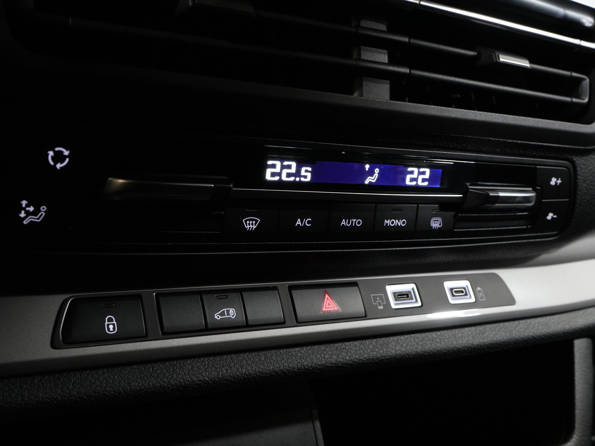 Peugeot e-Expert Bestelbus L3 75 kWh 330km WLTP LED/ Snellader/ Keyless/ Standkachel/ Stuurverw./ Carplay/ Camera/ Climate/ Cruise 20