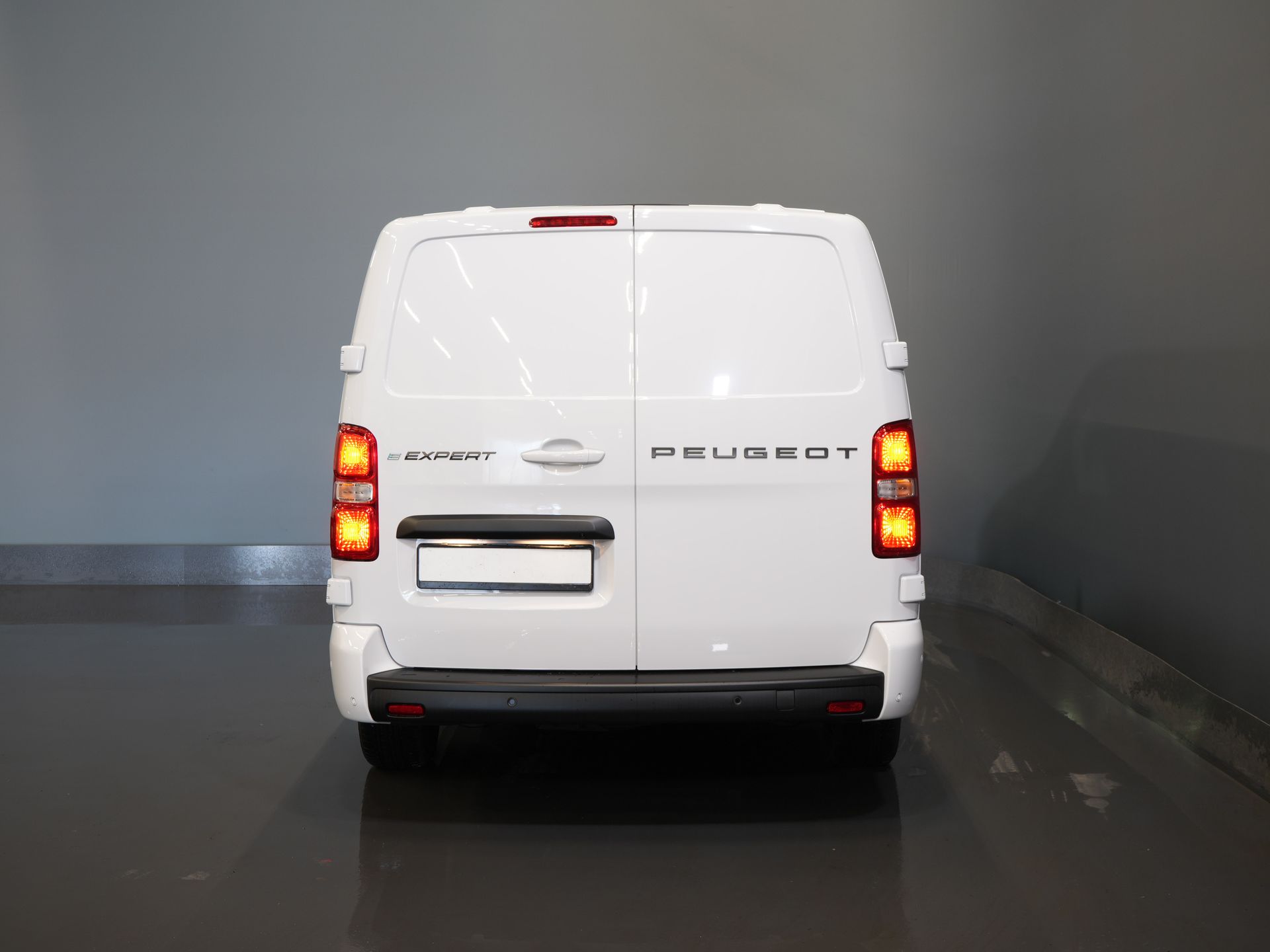 Peugeot e-Expert Bestelbus L3 75 kWh 330km WLTP LED/ Snellader/ Keyless/ Standkachel/ Stuurverw./ Carplay/ Camera/ Climate/ Cruise 5