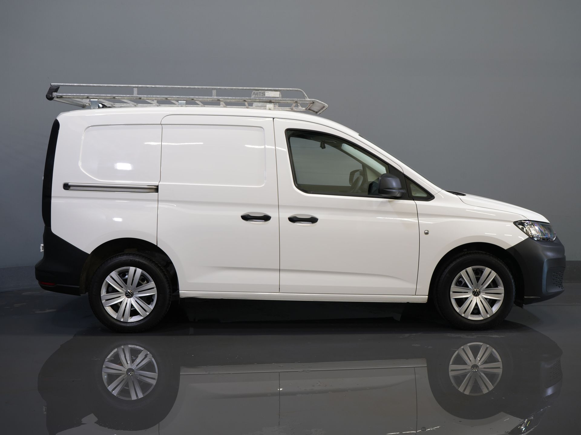 Volkswagen Caddy Cargo Bestelbus 2.0 TDI 100 pk Carplay/ Imperiaal/ Cruise/ PDC 10