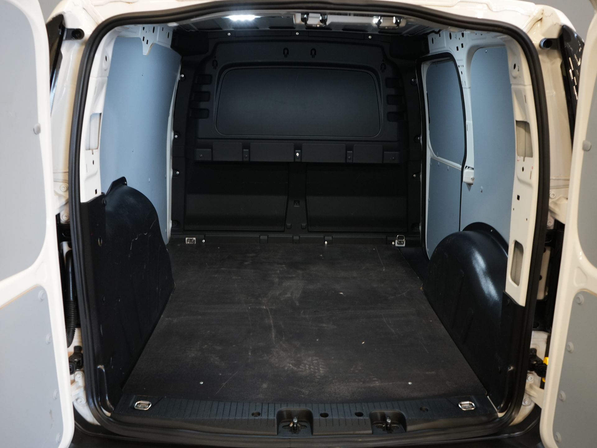 Volkswagen Caddy Cargo Bestelbus 2.0 TDI 100 pk Carplay/ Airco/ Navi/ Cruise/ PDC/ Trekhaak 14
