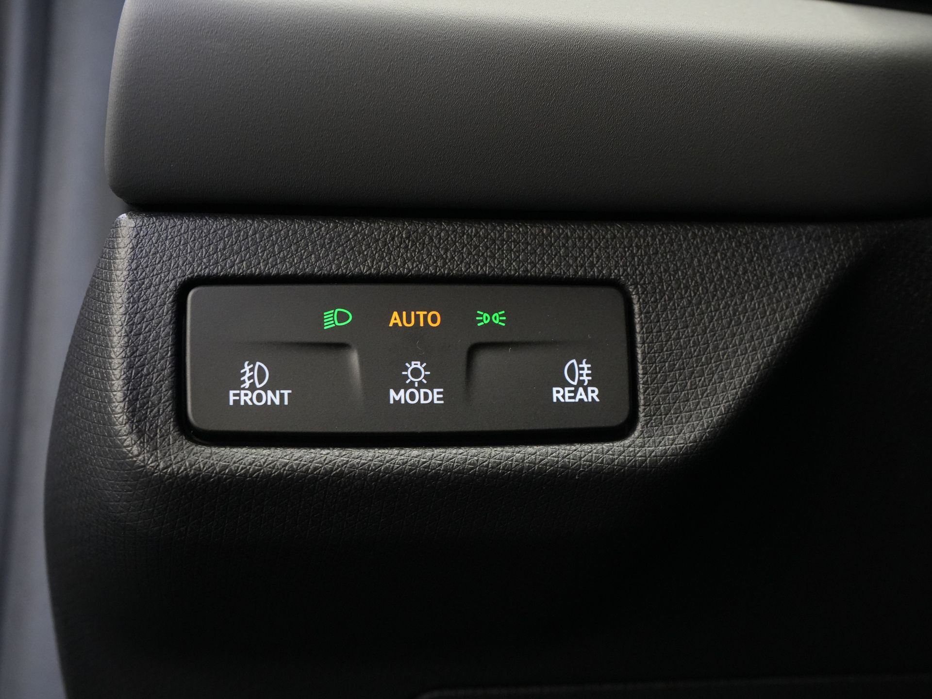 CUPRA Terramar SUV 1.5 TSI e-Hybrid 272 pk VZ Limited Pano/ Elek.Trekhaak/ Sennheiser/ 360 Camera/ Matrix/ Snellader/ Elek.klep/ Head-up/ Memory/ S 22