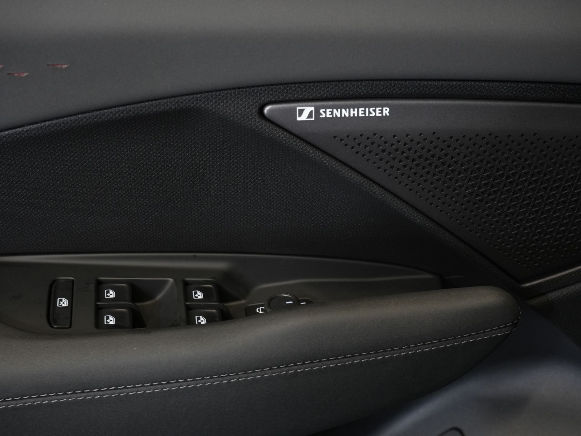 CUPRA Terramar SUV 1.5 TSI e-Hybrid 272 pk VZ Limited Pano/ Elek.Trekhaak/ Sennheiser/ 360 Camera/ Matrix/ Snellader/ Elek.klep/ Head-up/ Memory/ S 23