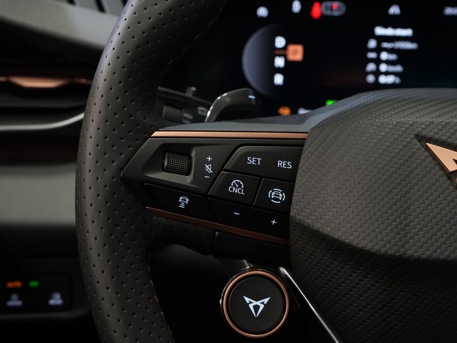 CUPRA Terramar SUV 1.5 TSI e-Hybrid 272 pk VZ Limited Pano/ Elek.Trekhaak/ Sennheiser/ 360 Camera/ Matrix/ Snellader/ Elek.klep/ Head-up/ Memory/ S 24