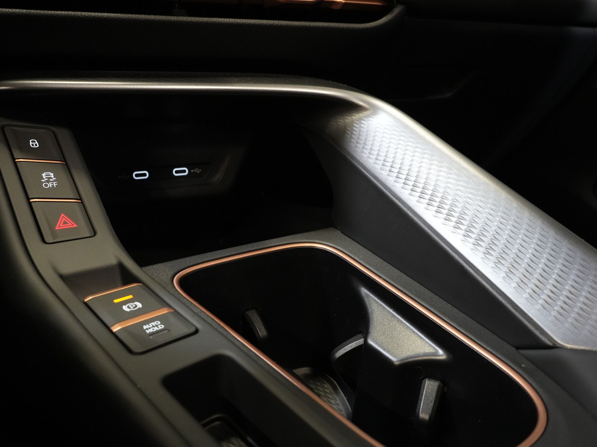 CUPRA Terramar SUV 1.5 TSI e-Hybrid 272 pk VZ Limited Pano/ Elek.Trekhaak/ Sennheiser/ 360 Camera/ Matrix/ Snellader/ Elek.klep/ Head-up/ Memory/ S 28
