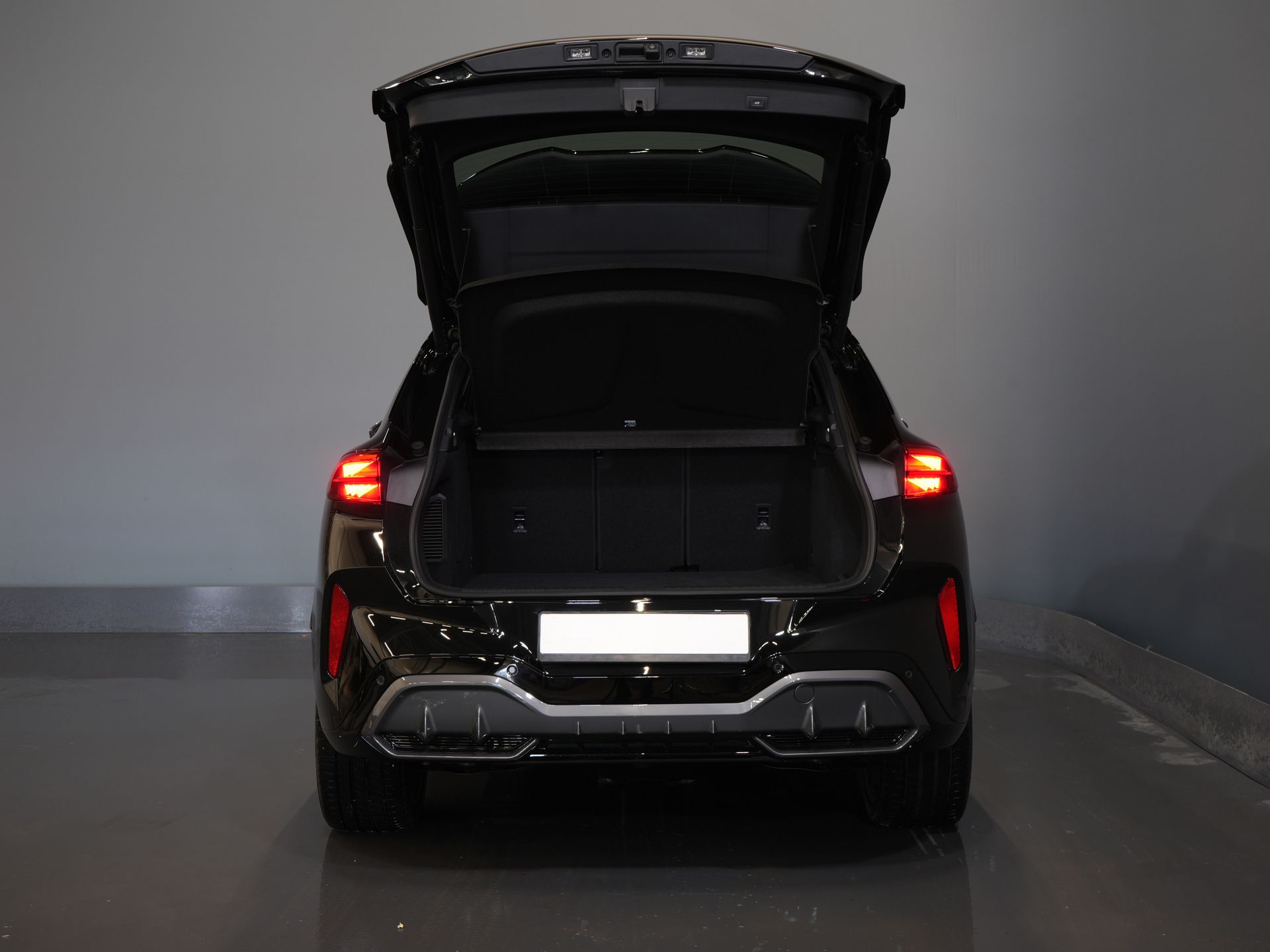 CUPRA Terramar SUV 1.5 TSI e-Hybrid 272 pk VZ Limited Pano/ Elek.Trekhaak/ Sennheiser/ 360 Camera/ Matrix/ Snellader/ Elek.klep/ Head-up/ Memory/ S 4