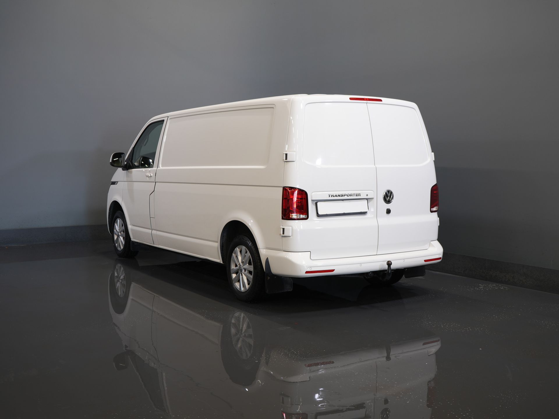 Volkswagen Transporter Bestelbus 2.0 TDI 150 pk DSG Aut. L2 LED/ Adapt.Cruise/ Carplay/ Standkachel/ Stoelverw./ Navi/ Airco/ Camera/ PDC/ 16’LMV/ Trekhaak 1