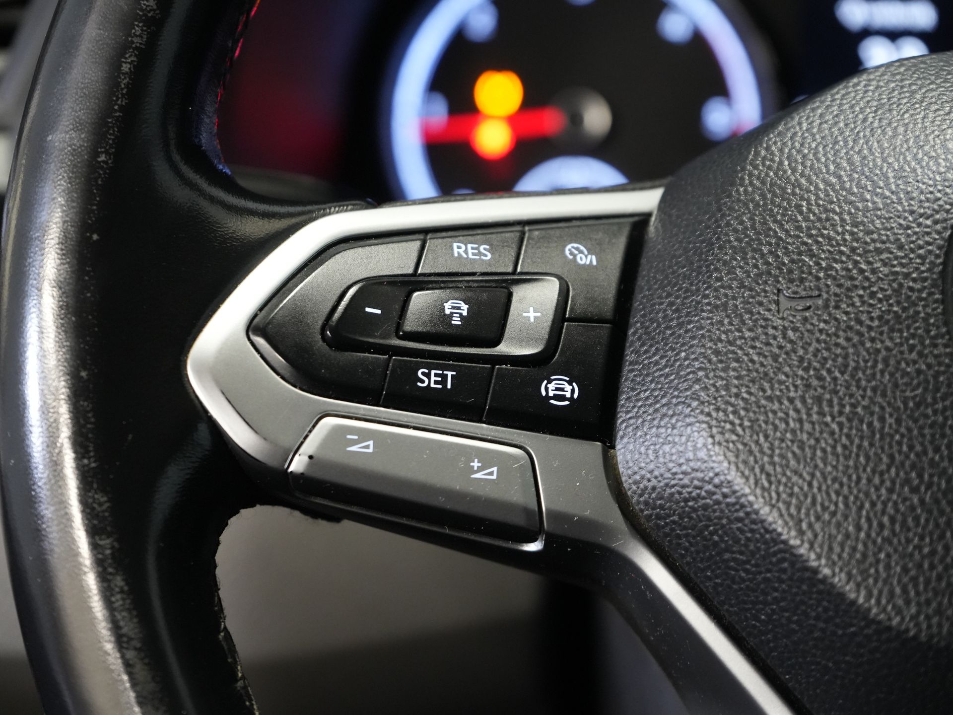 Volkswagen Transporter Bestelbus 2.0 TDI 150 pk DSG Aut. L2 LED/ Adapt.Cruise/ Carplay/ Standkachel/ Stoelverw./ Navi/ Airco/ Camera/ PDC/ 16’LMV/ Trekhaak 18