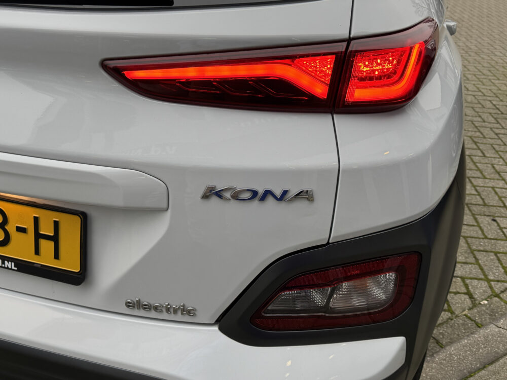 Hyundai KONA EV Premium 64 kWh 15