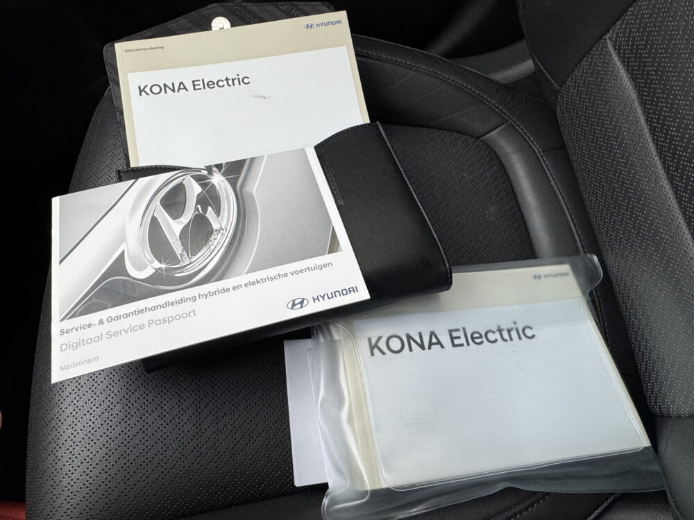 Hyundai KONA EV Premium 64 kWh 29