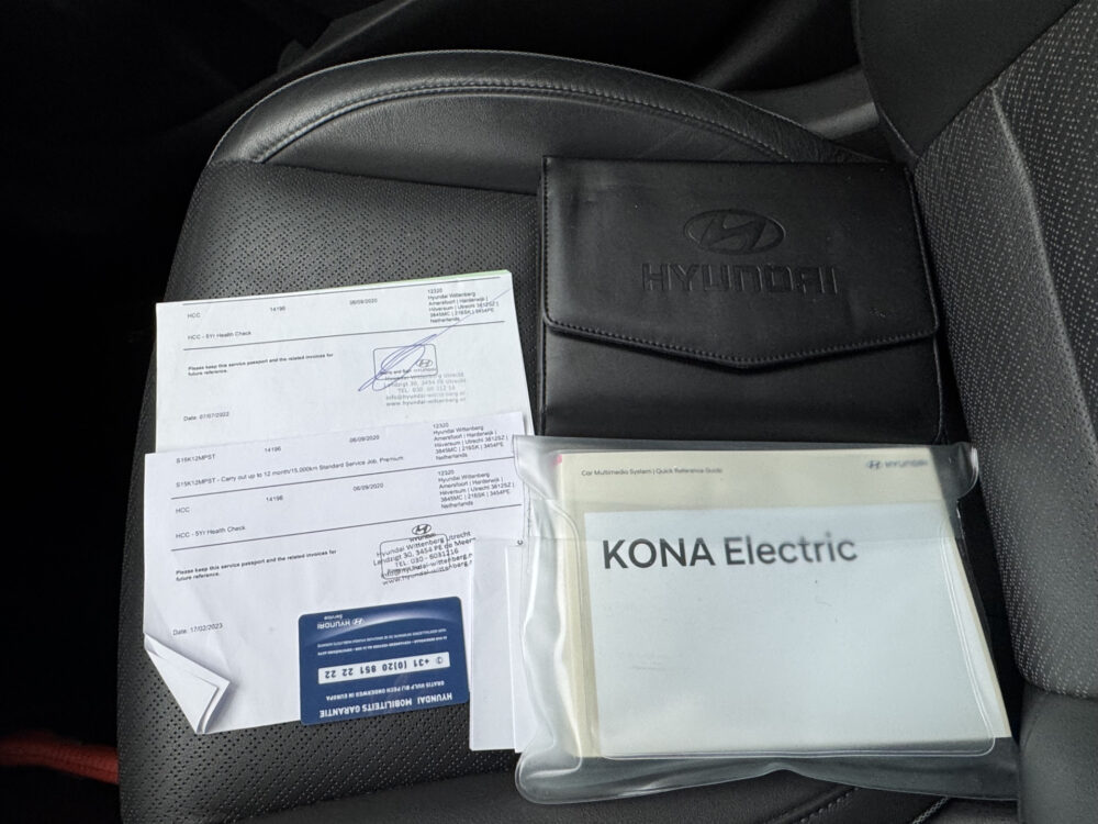 Hyundai KONA EV Premium 64 kWh 31